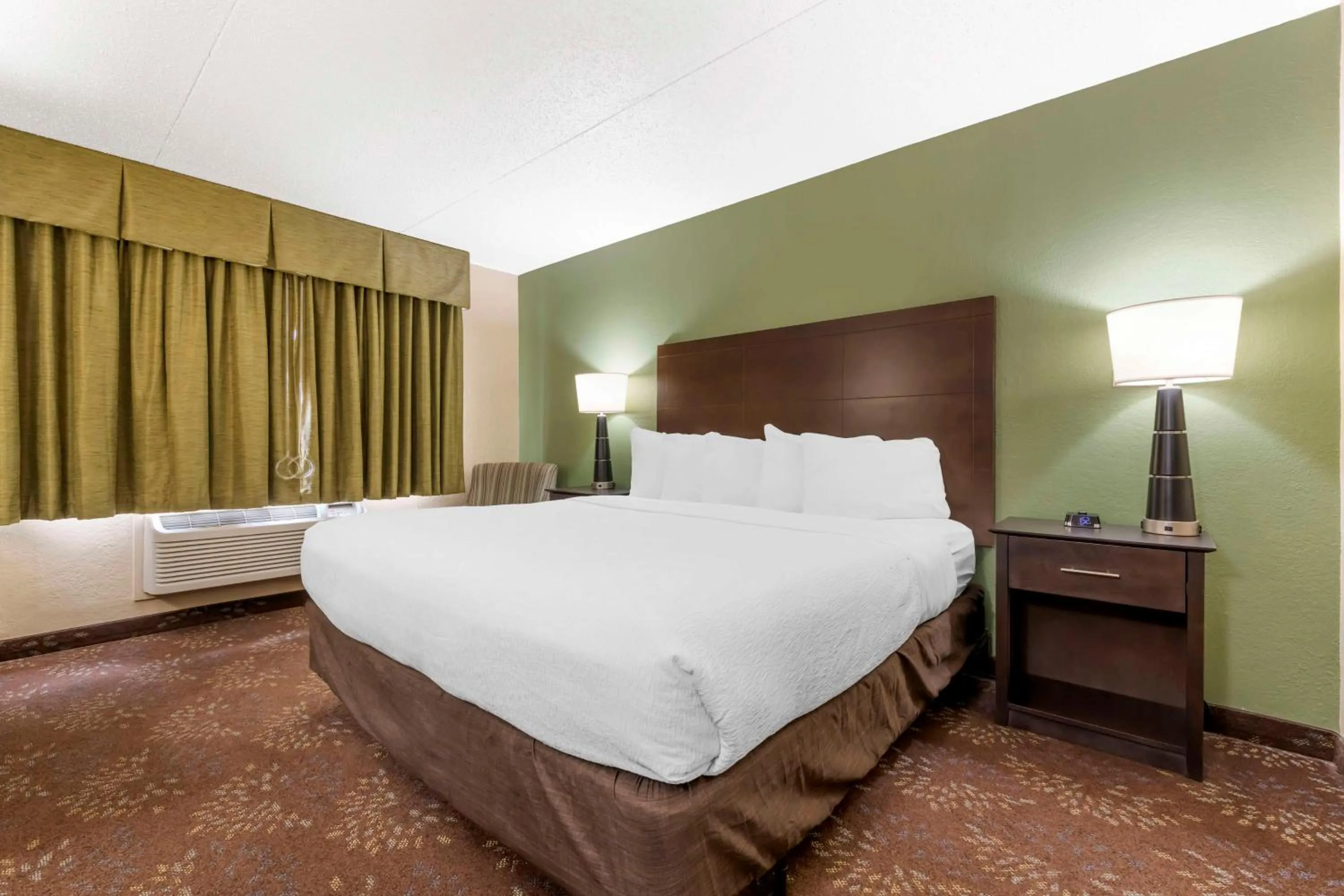 Bedroom, Bed in Best Western Plus New Ulm