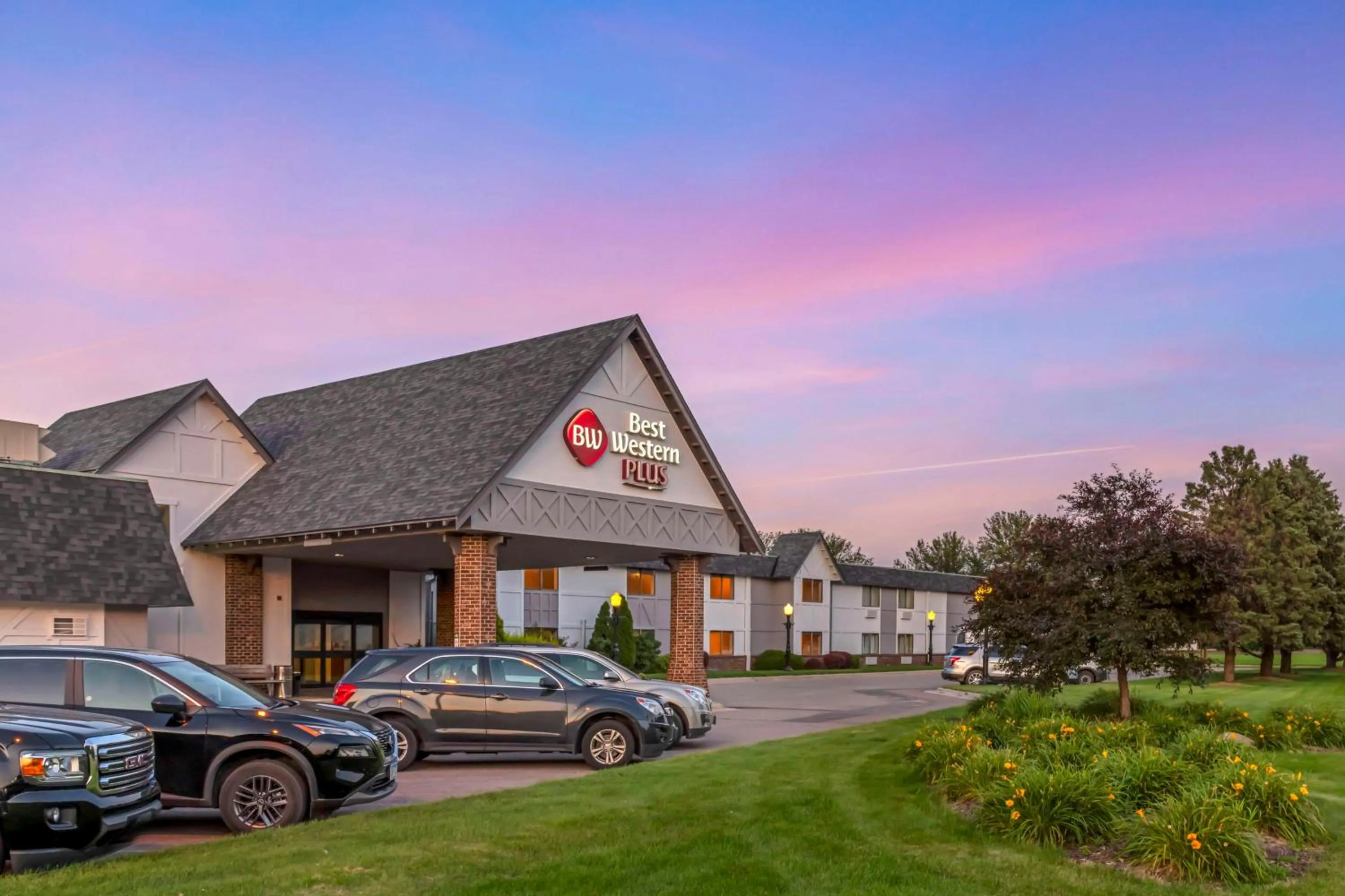 Property building in Best Western Plus New Ulm