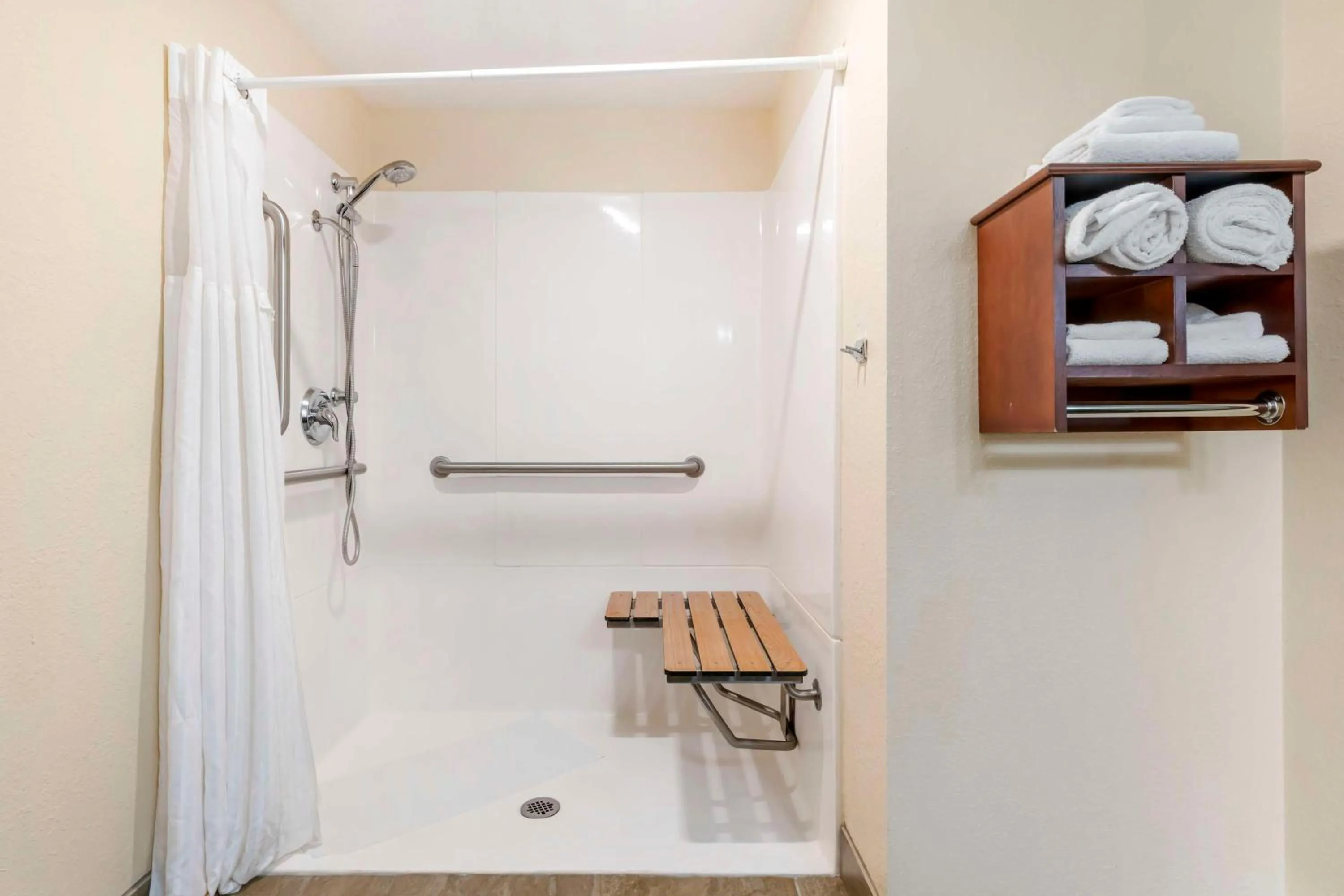 Bathroom in Best Western Plus New Ulm