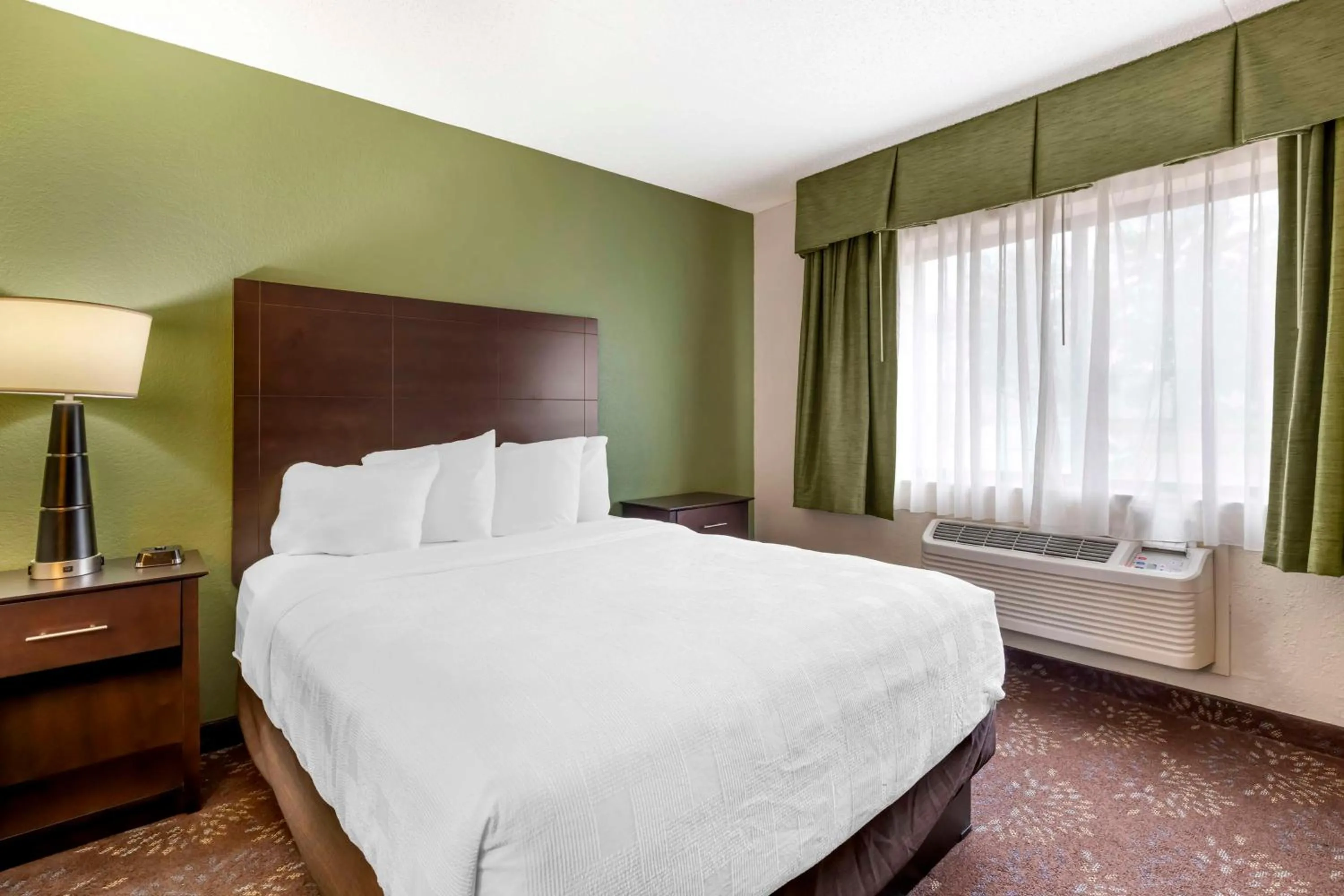 Bedroom, Bed in Best Western Plus New Ulm