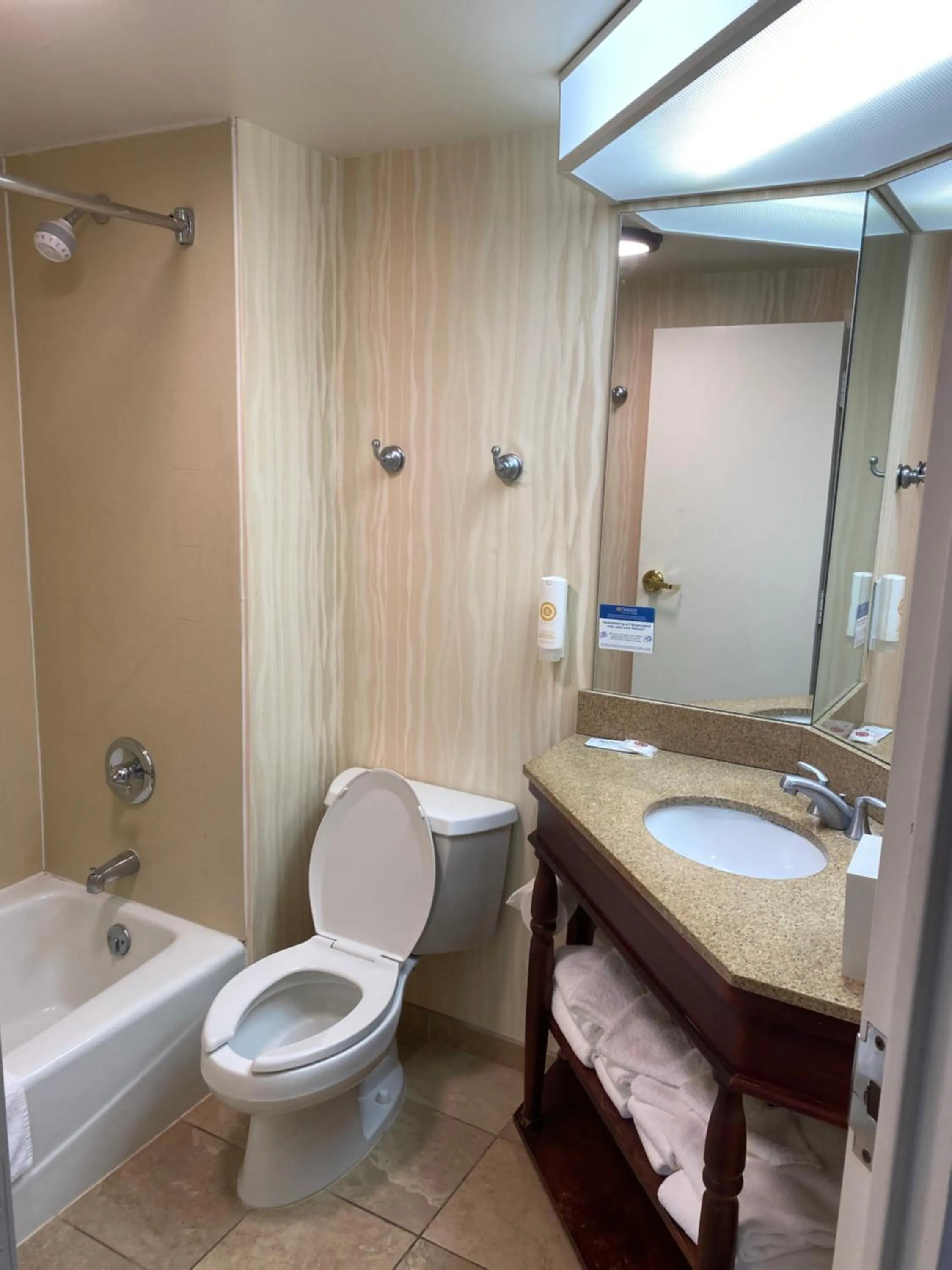 Bathroom in Comfort Inn & Suites Newark - Wilmington