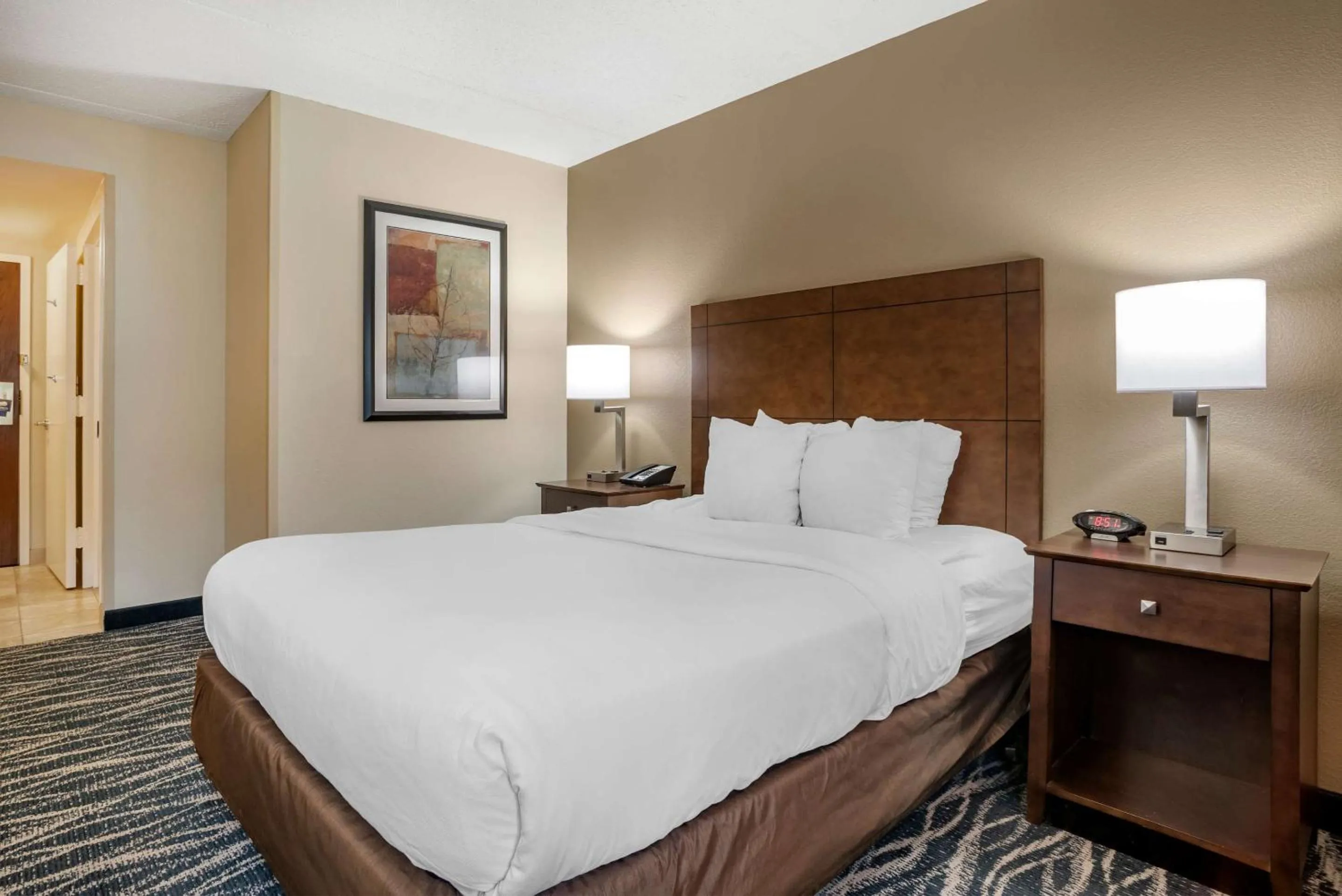 Bedroom, Bed in Comfort Inn & Suites Newark - Wilmington