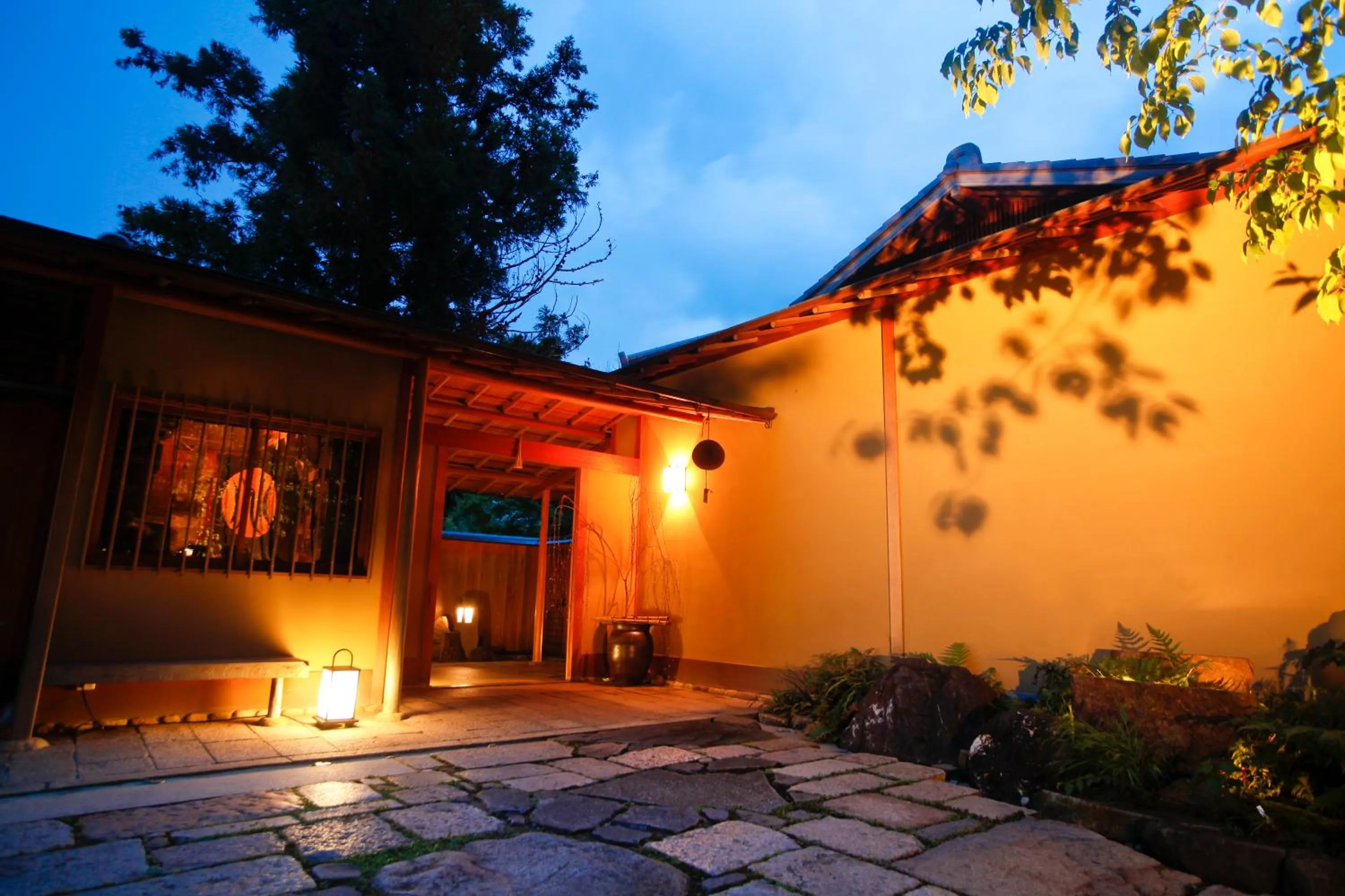 Property building in Ginsuisou Choraku