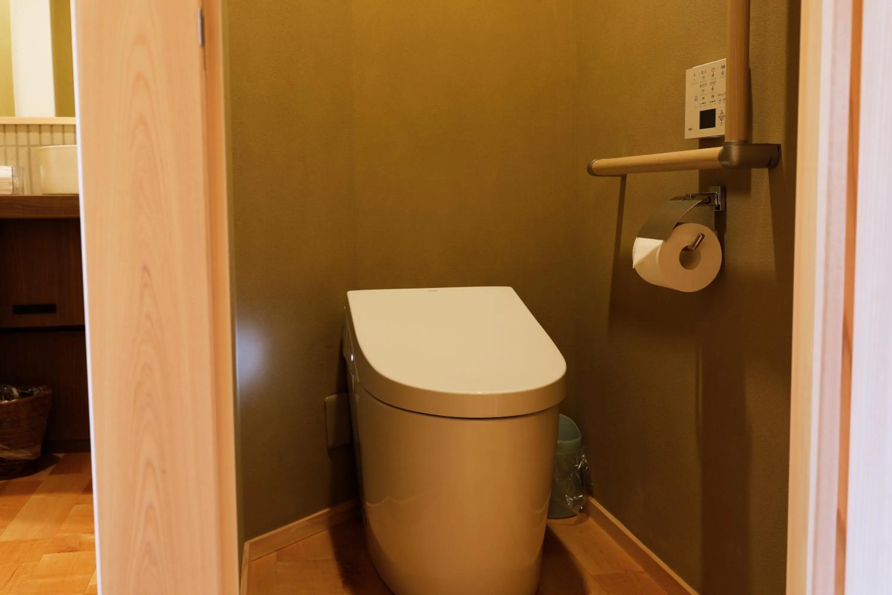 Toilet in Ginsuisou Choraku