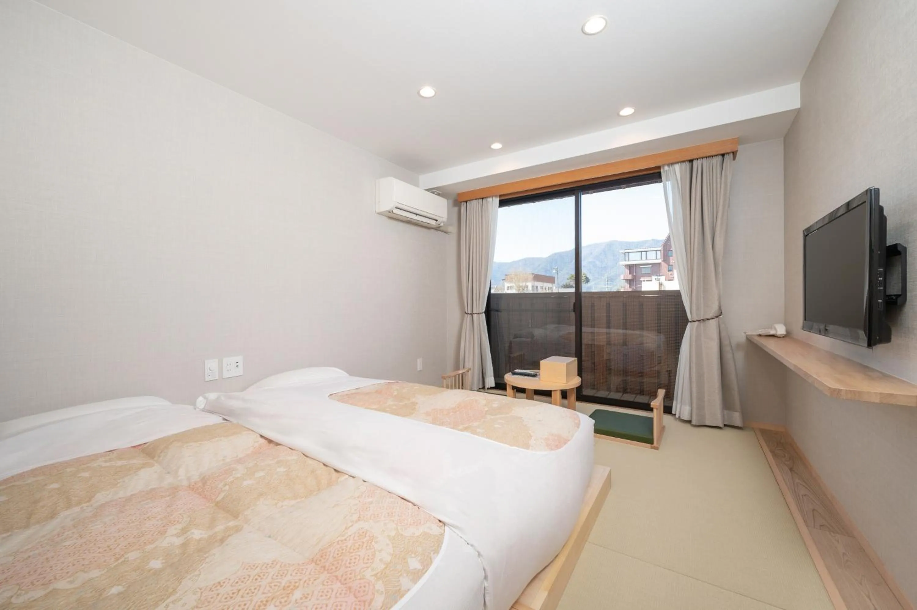 Photo of the whole room, Bed in Royal Hotel Kawaguchiko