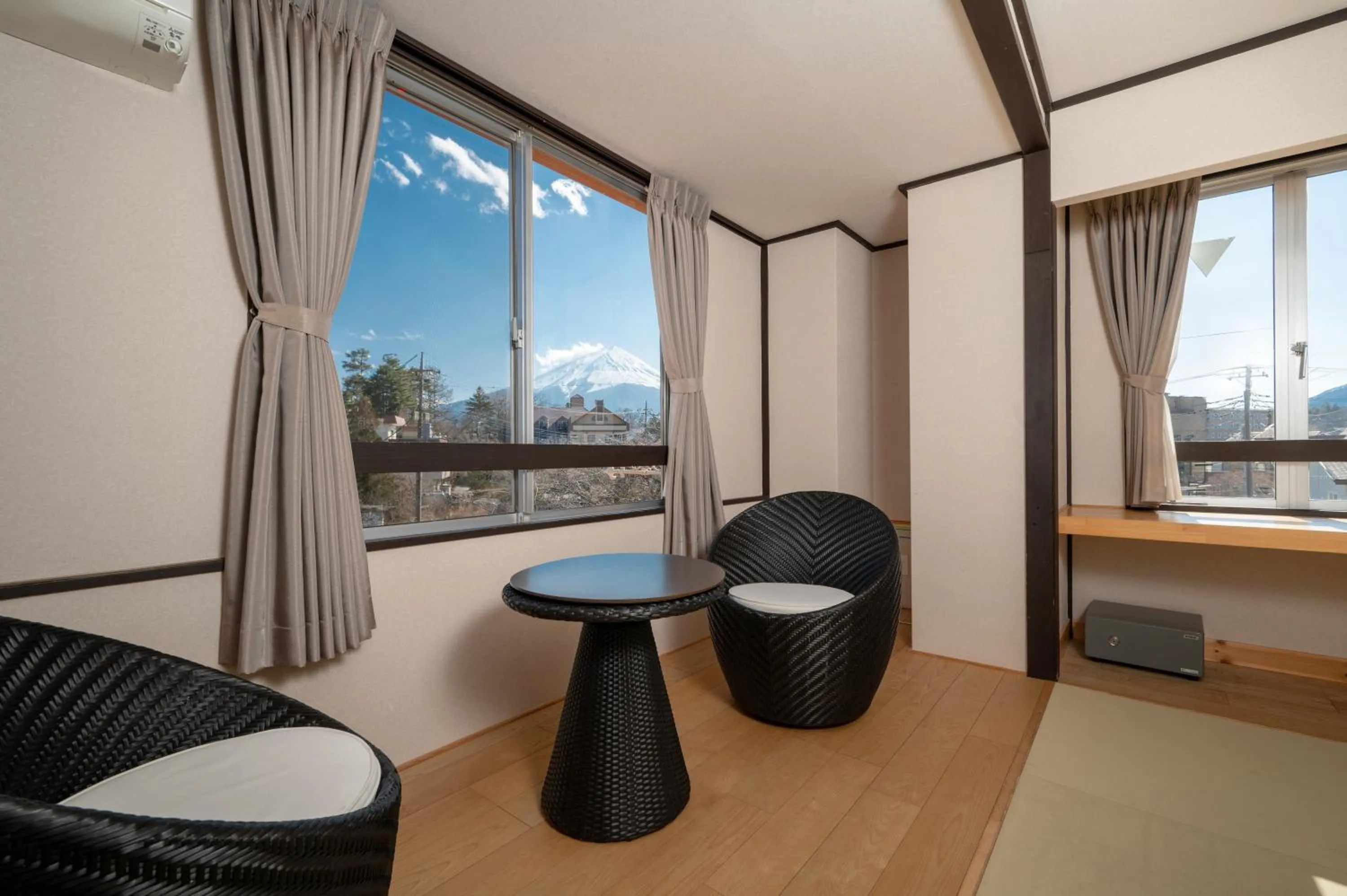 Photo of the whole room in Royal Hotel Kawaguchiko