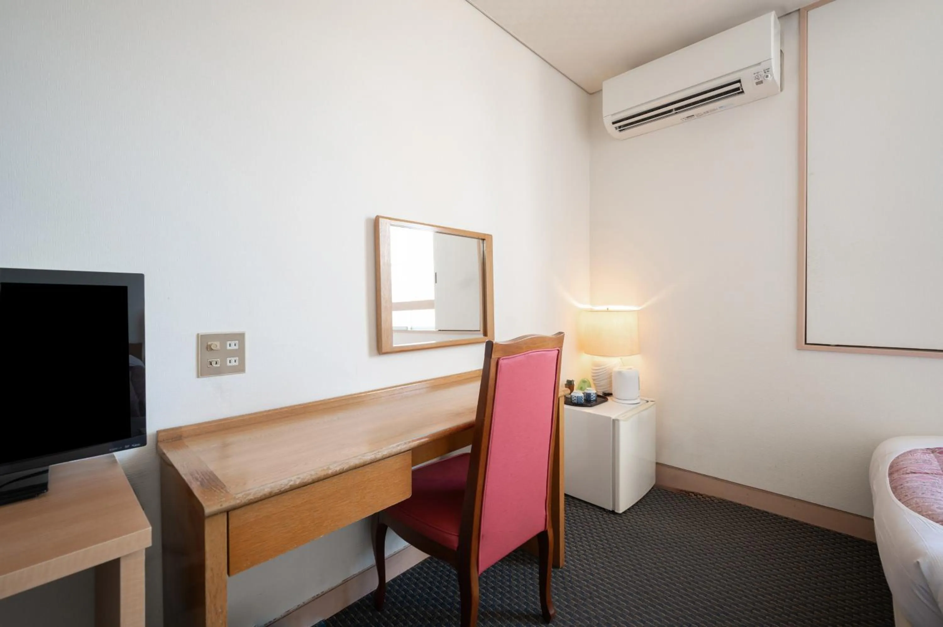 Photo of the whole room, Bed in Royal Hotel Kawaguchiko