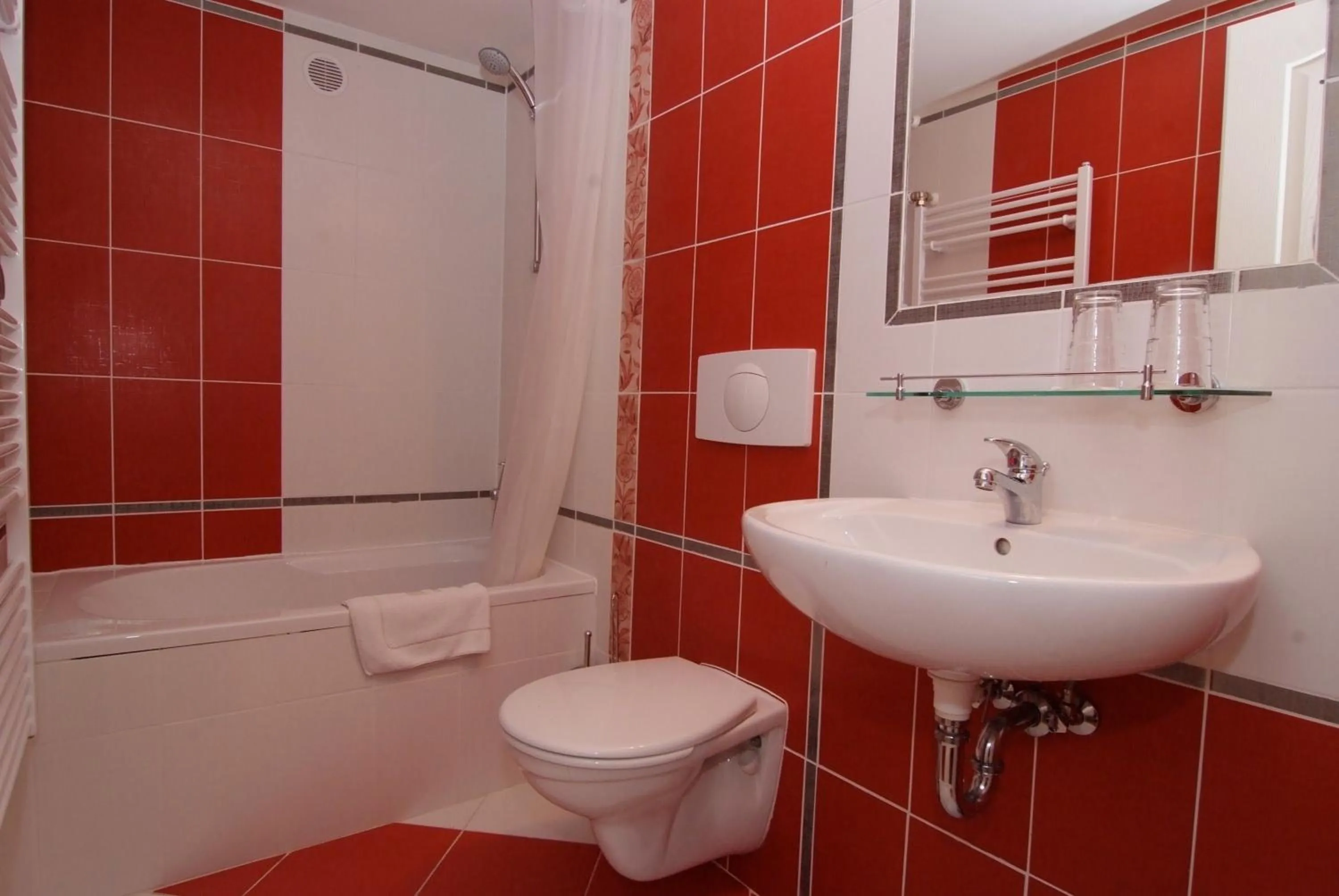 Bathroom in Garni Hotel St Anna