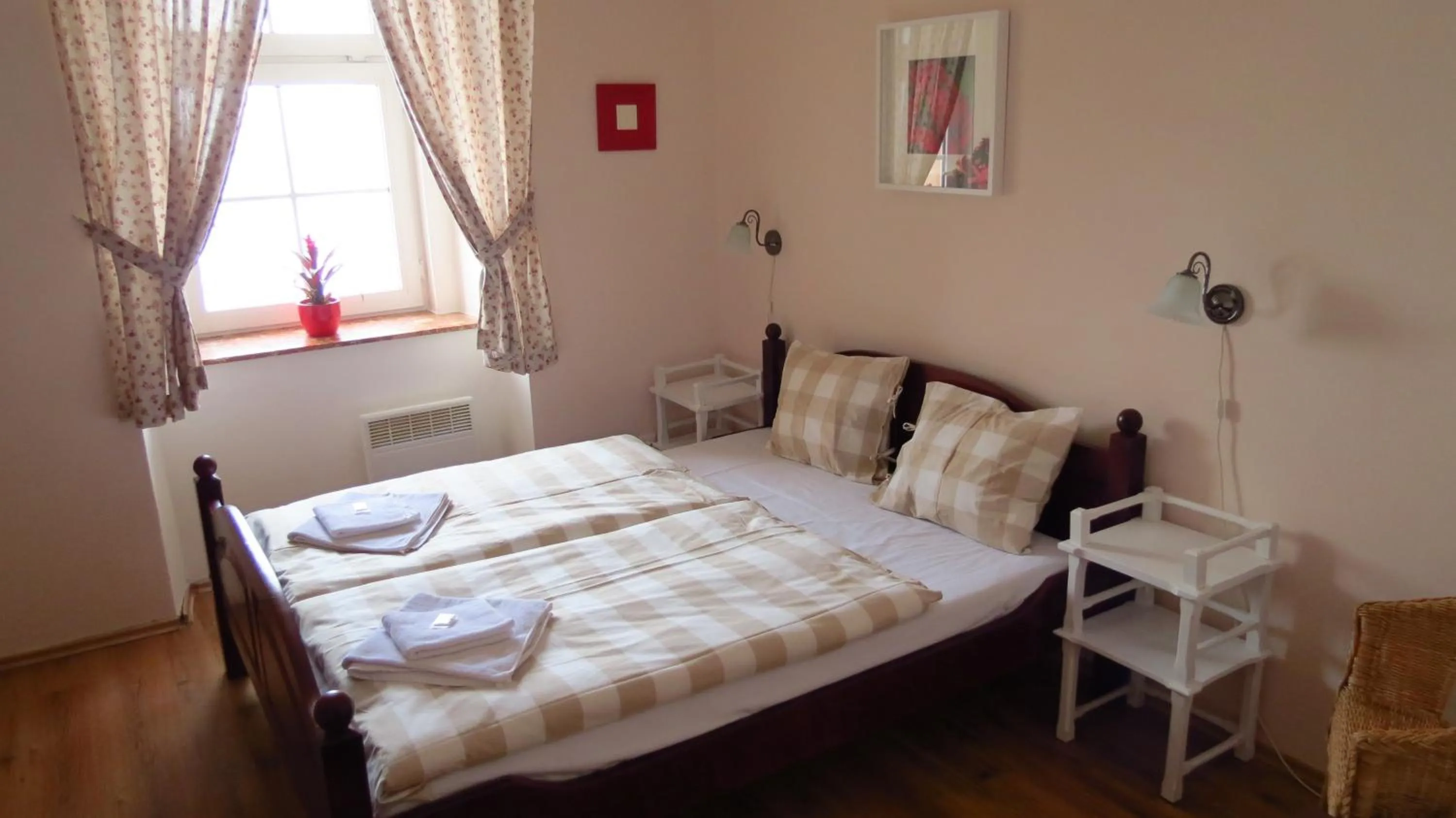 Photo of the whole room, Bed in Garni Hotel St Anna