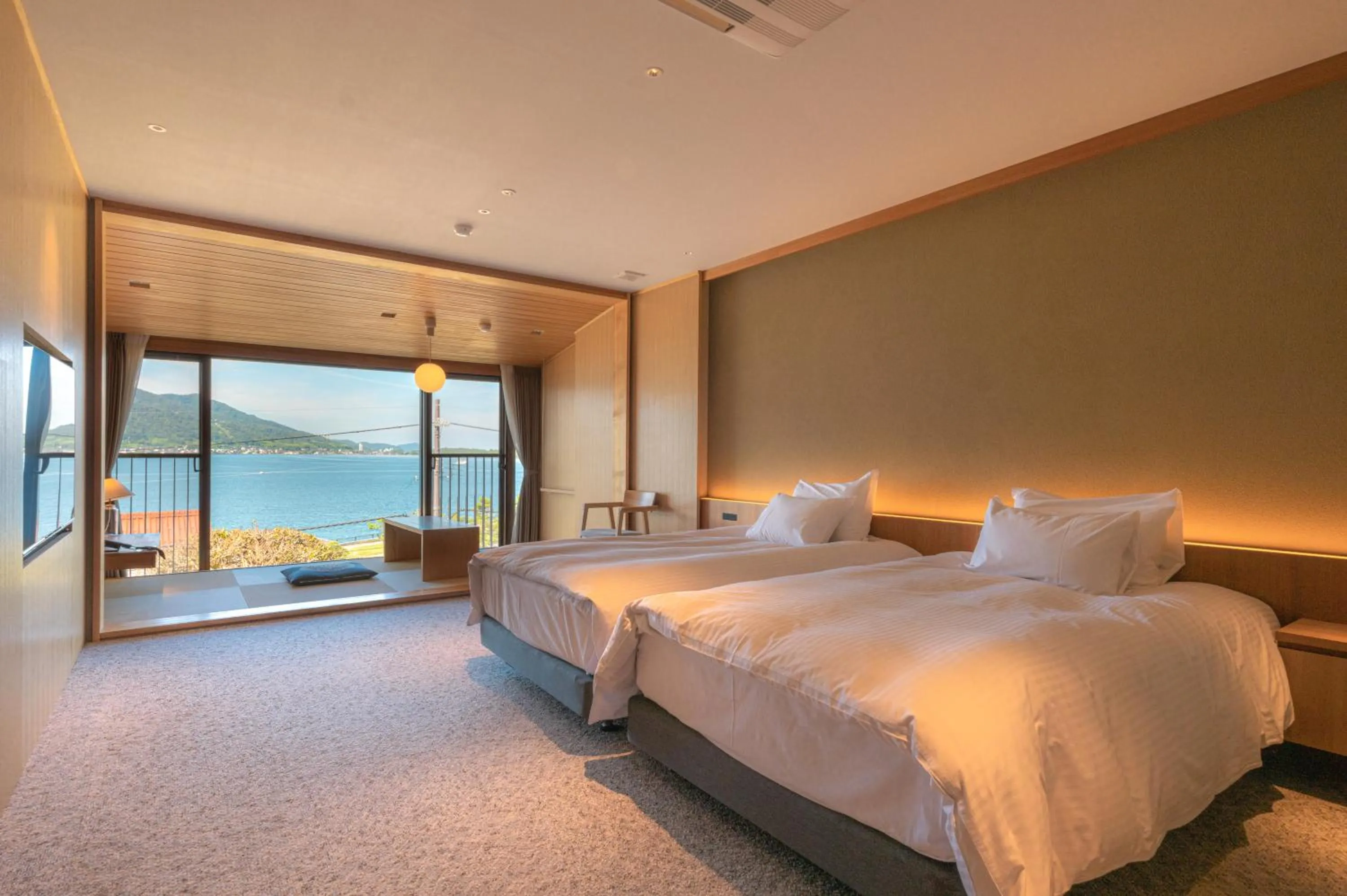 View (from property/room), Bed in Hotel Kitanoya