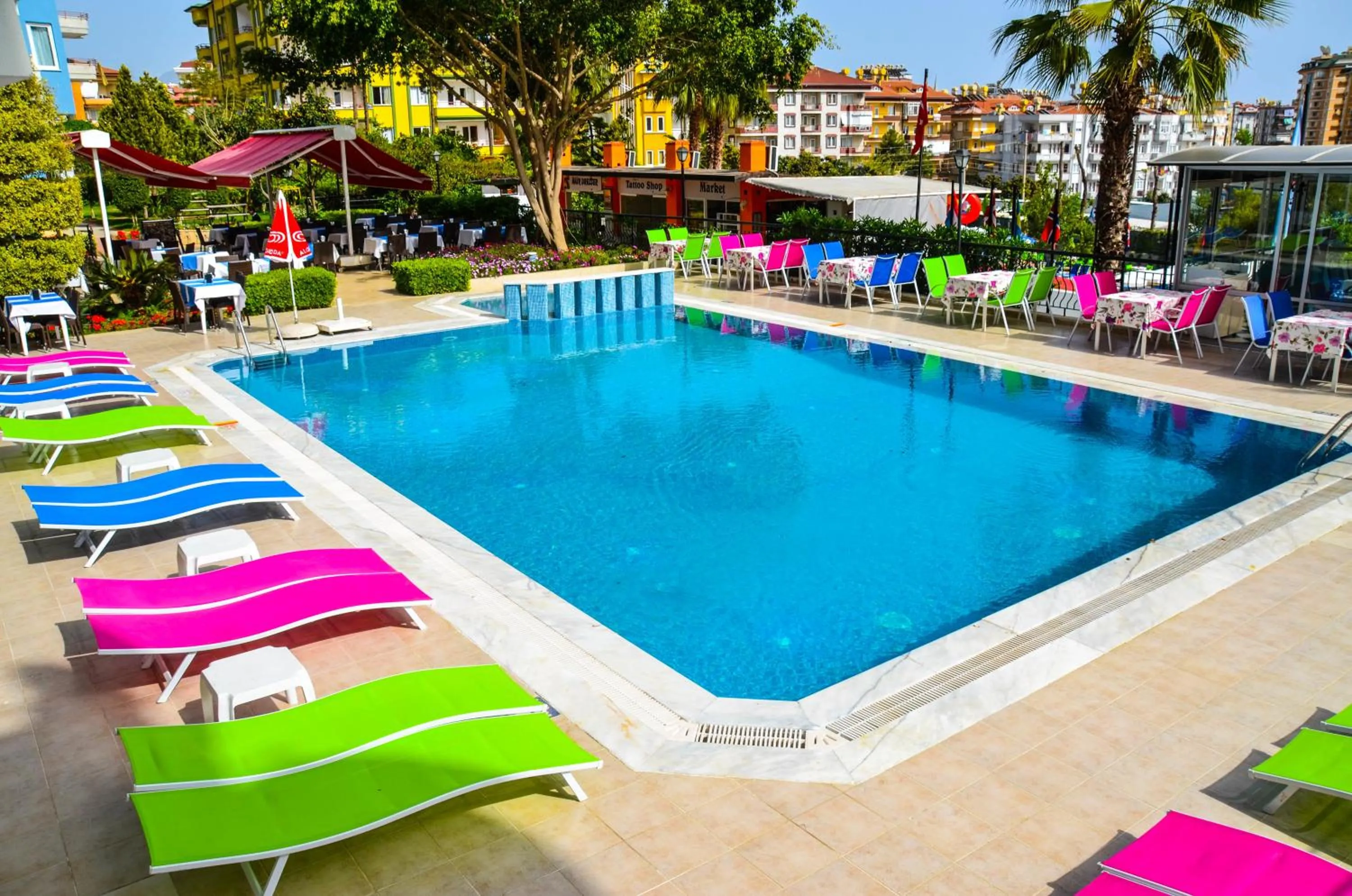 Restaurant/places to eat in Ark Apart and Suite Hotel