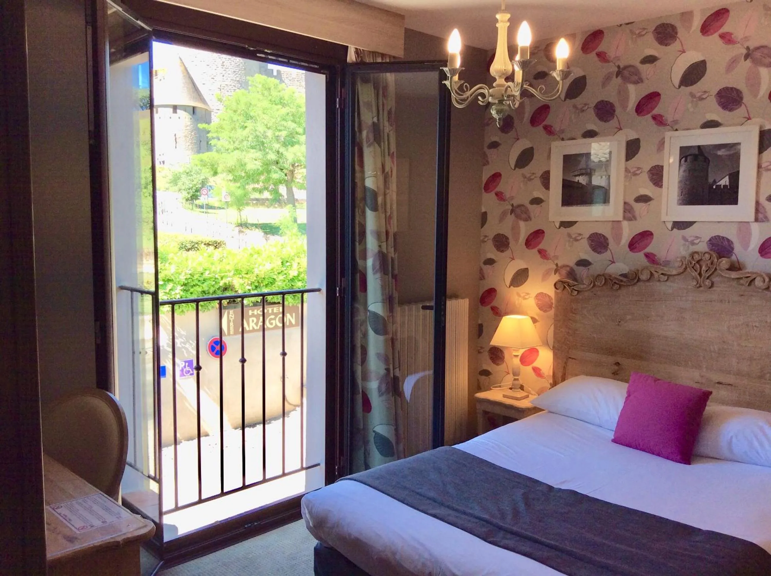 Photo of the whole room, Bed in Hôtel l'Aragon