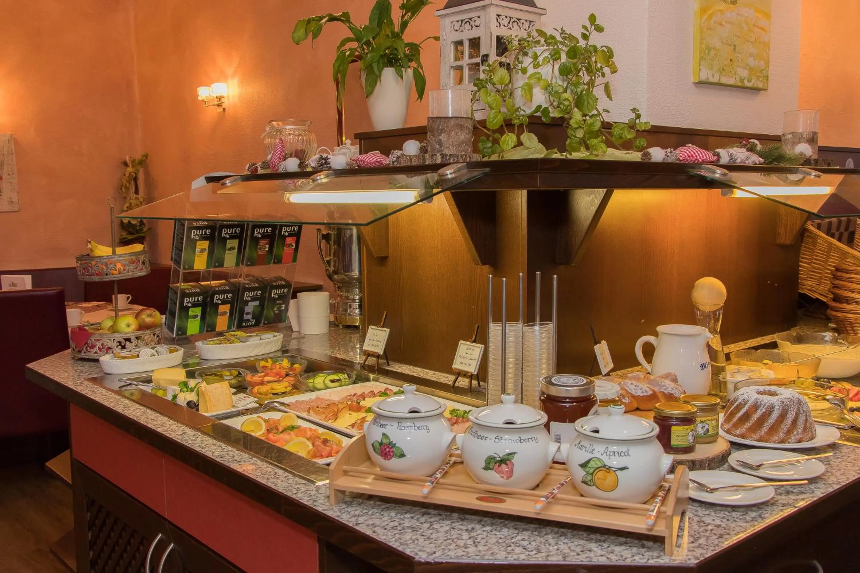 Buffet breakfast in Sporthotel Kitz