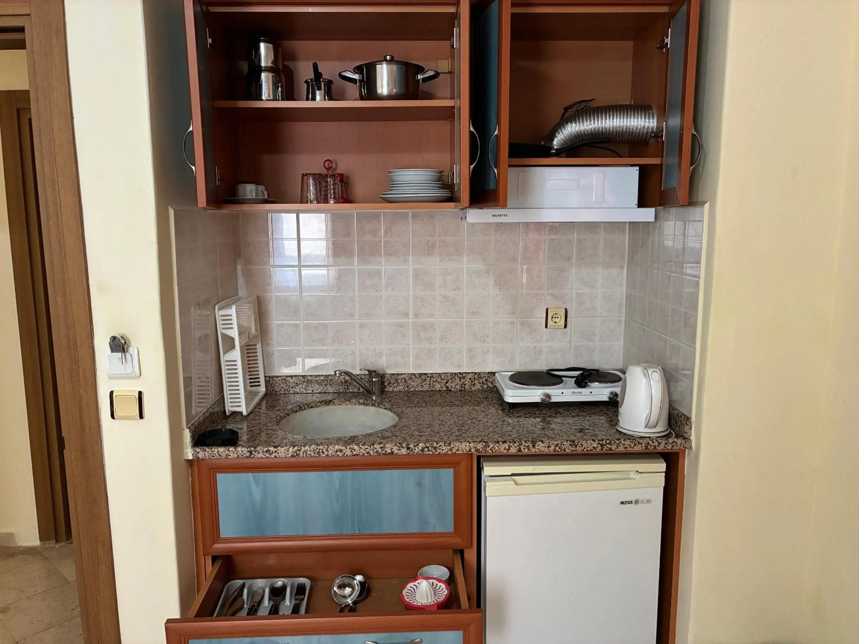 kitchen in Sailorson Apart Hotel