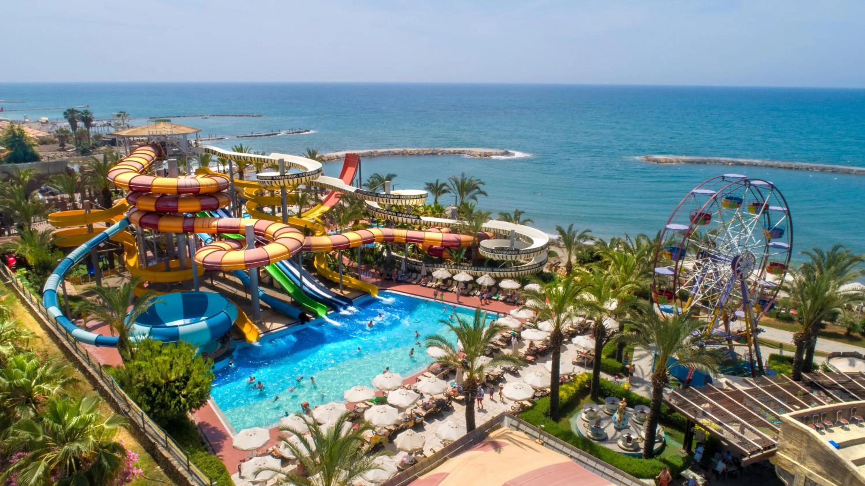 Swimming pool in Long Beach Alanya - Ultra All Inclusive
