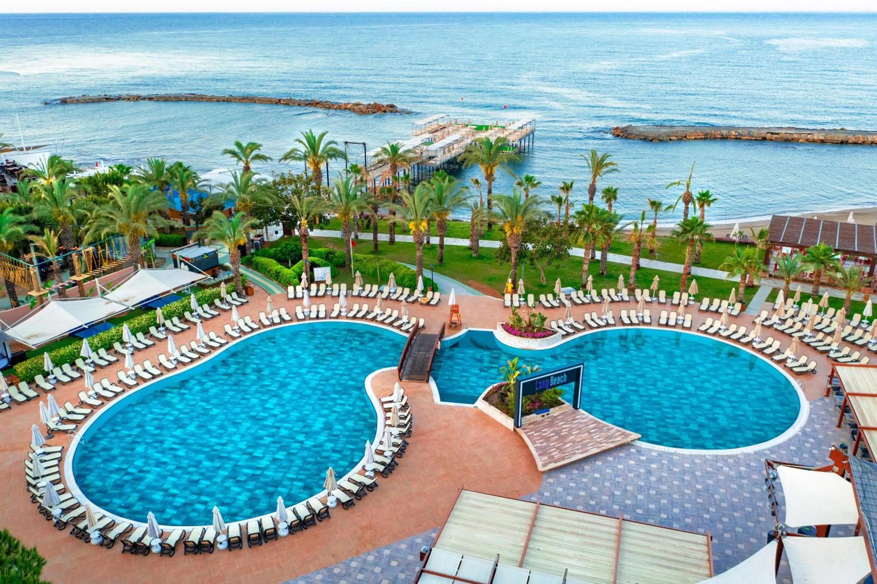 Swimming pool in Long Beach Alanya - Ultra All Inclusive