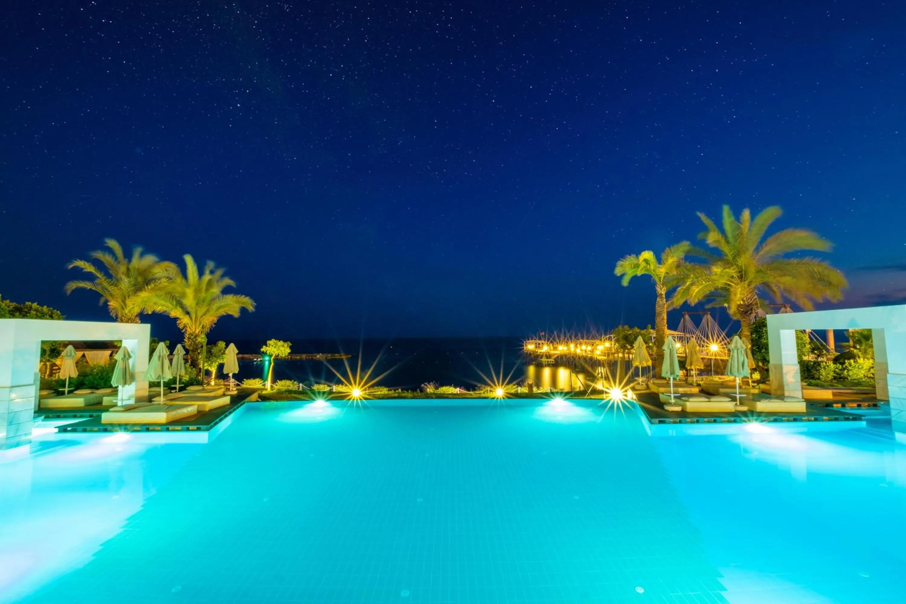 Swimming pool in Long Beach Alanya - Ultra All Inclusive