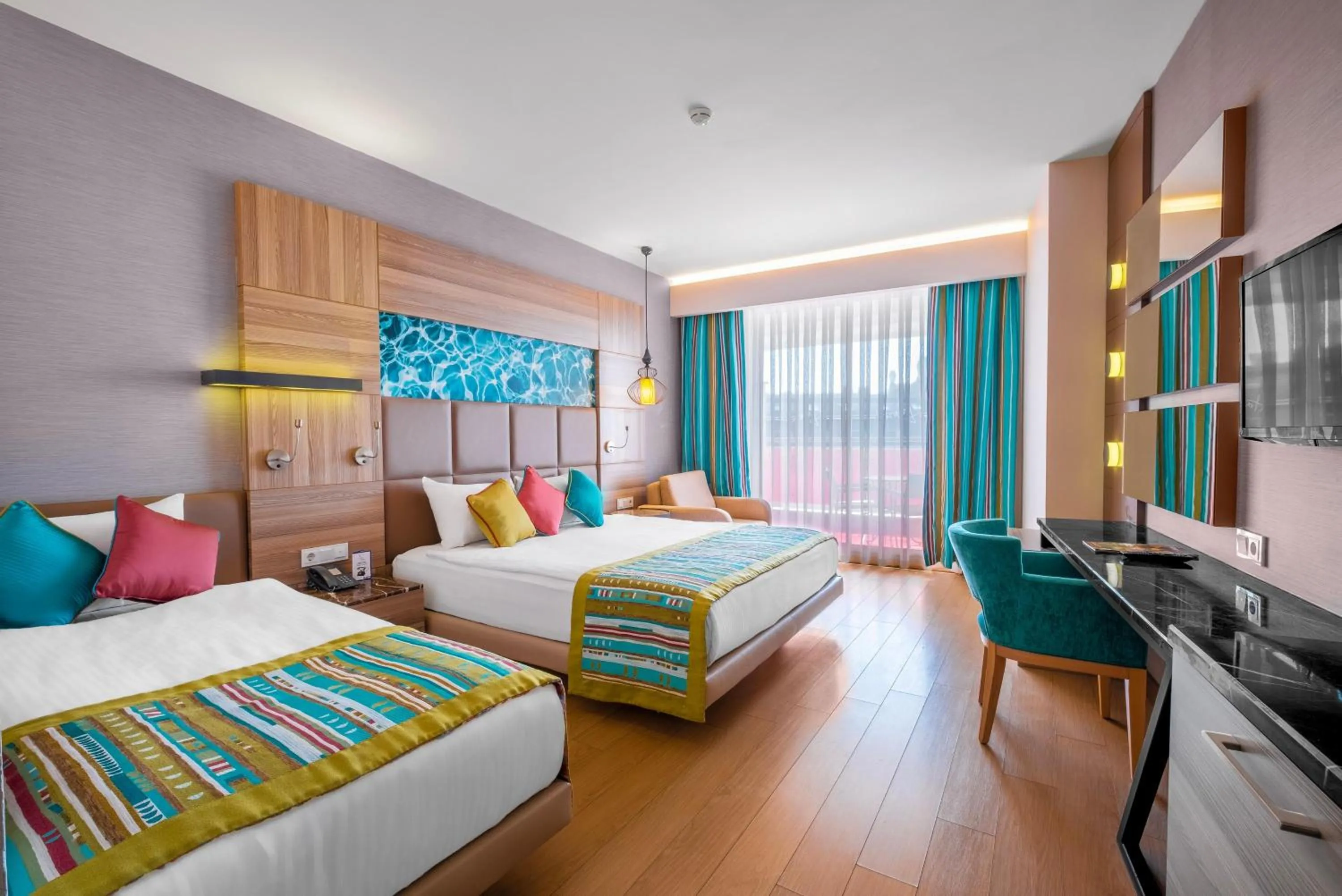 Photo of the whole room, Bed in Long Beach Alanya - Ultra All Inclusive