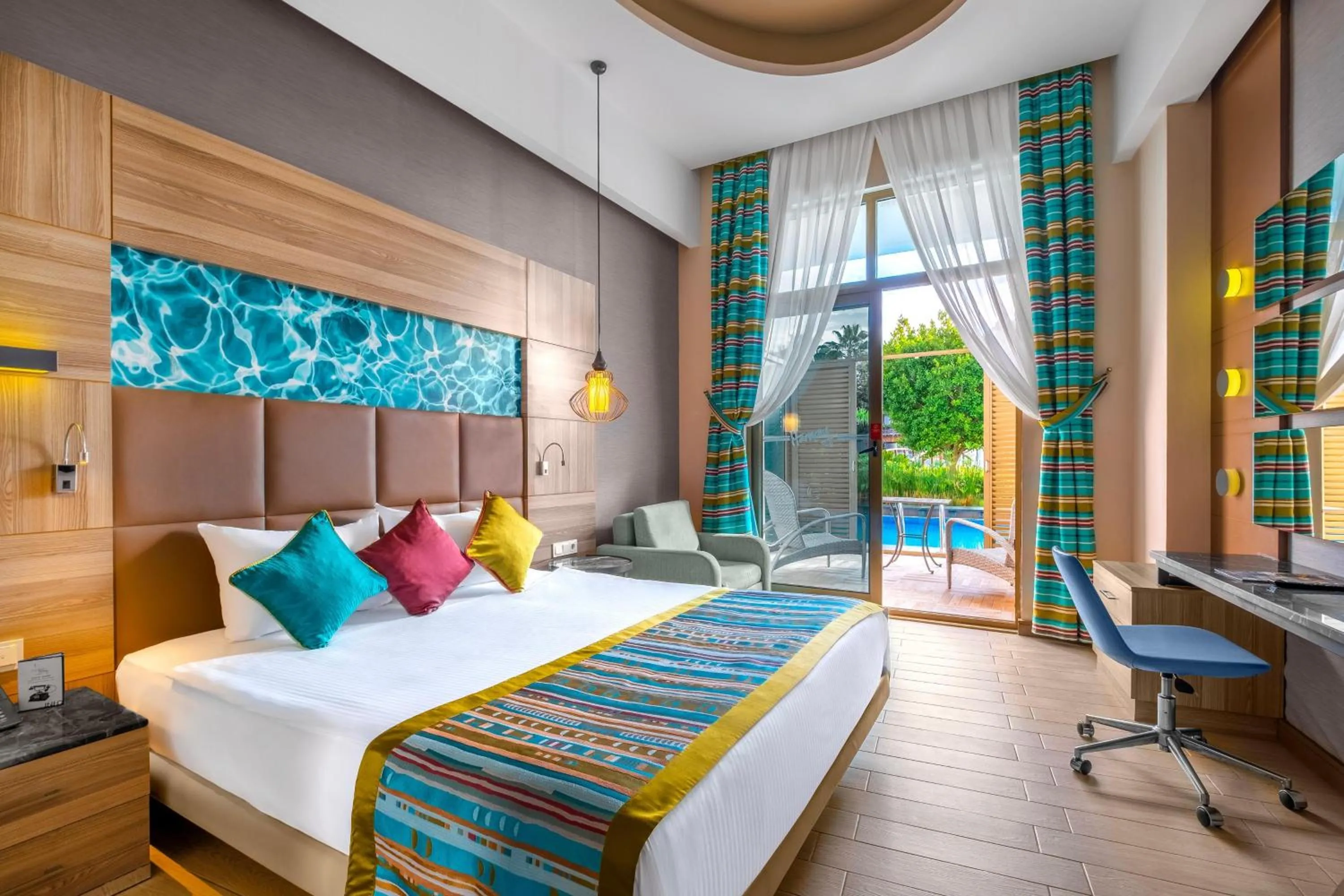 Photo of the whole room, Bed in Long Beach Alanya - Ultra All Inclusive