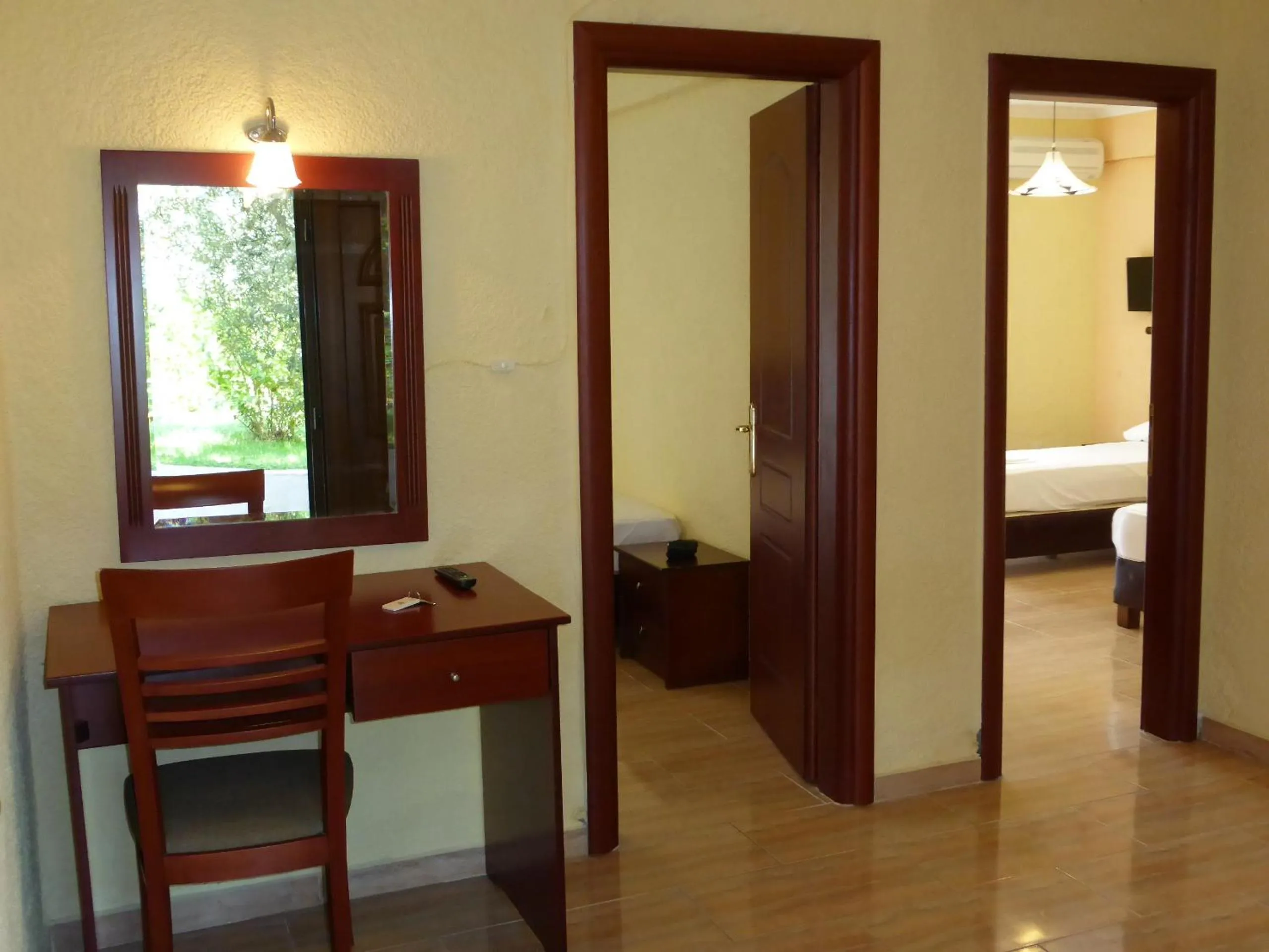 Photo of the whole room, Bed in Porto Matina