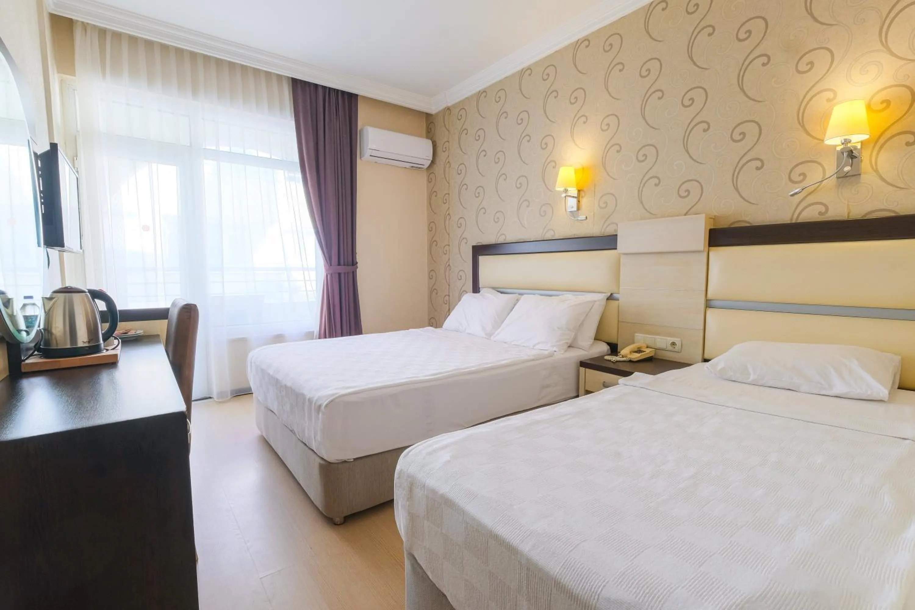 Bed in Wien Star Hotel, Adults Only