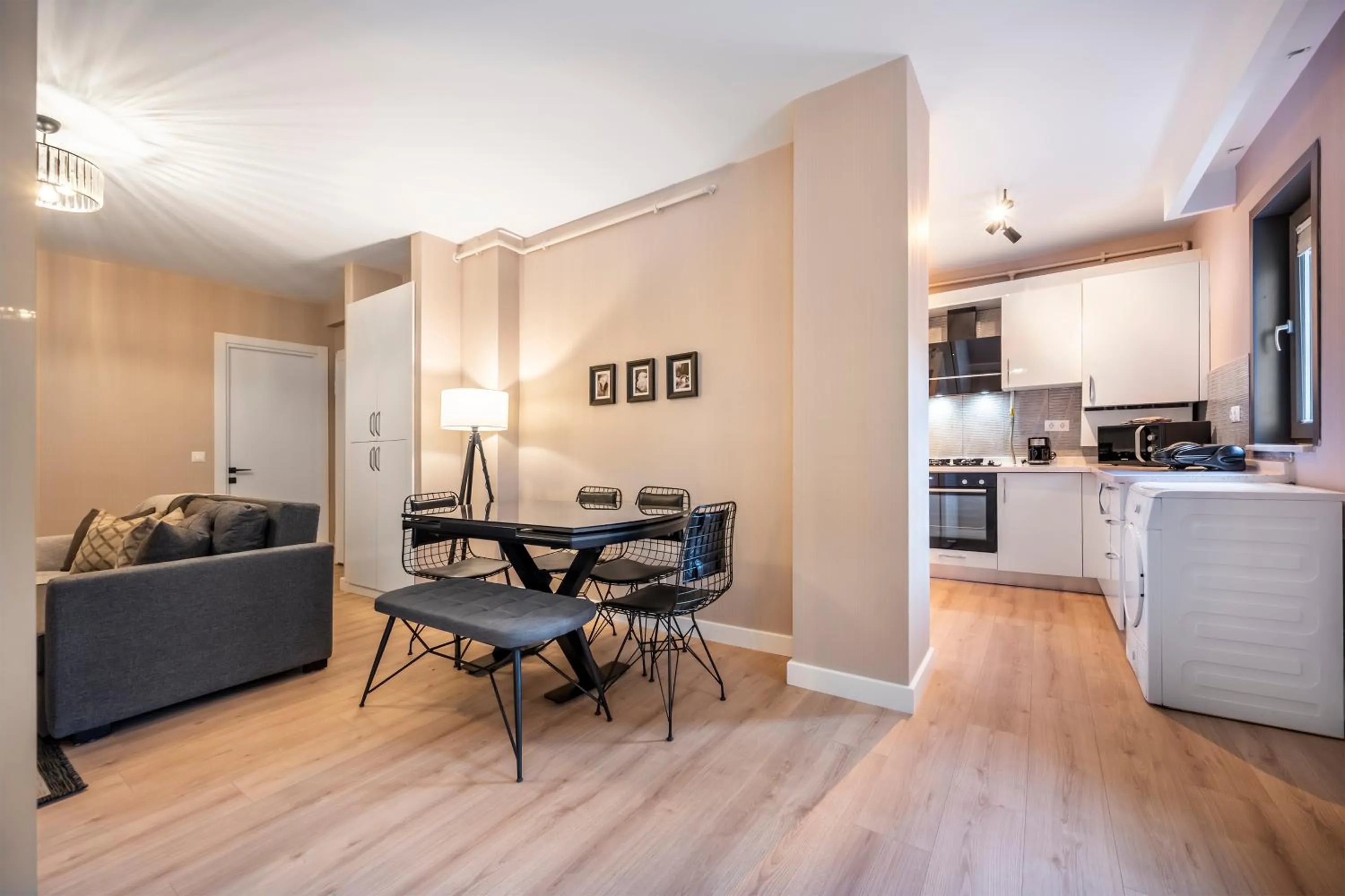 Seating area in Çırağan Apart Bosphorus