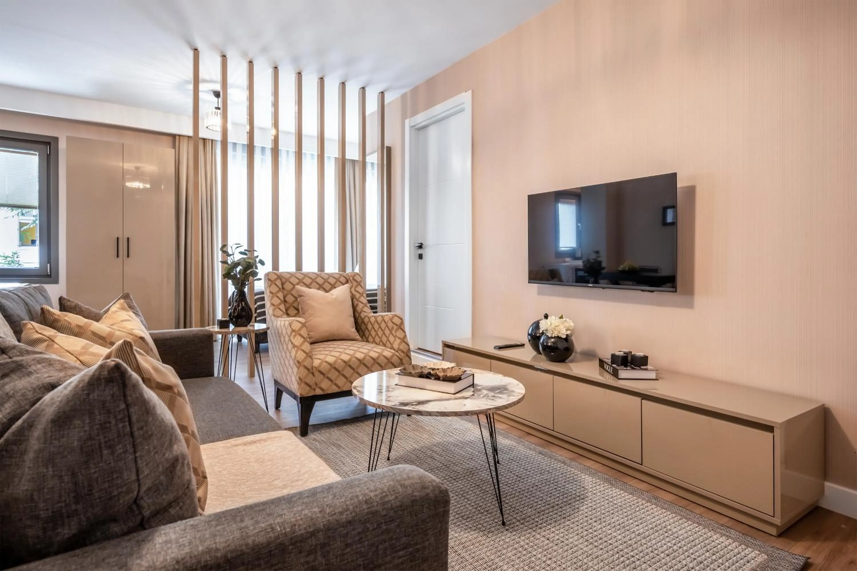 Seating area in Çırağan Apart Bosphorus