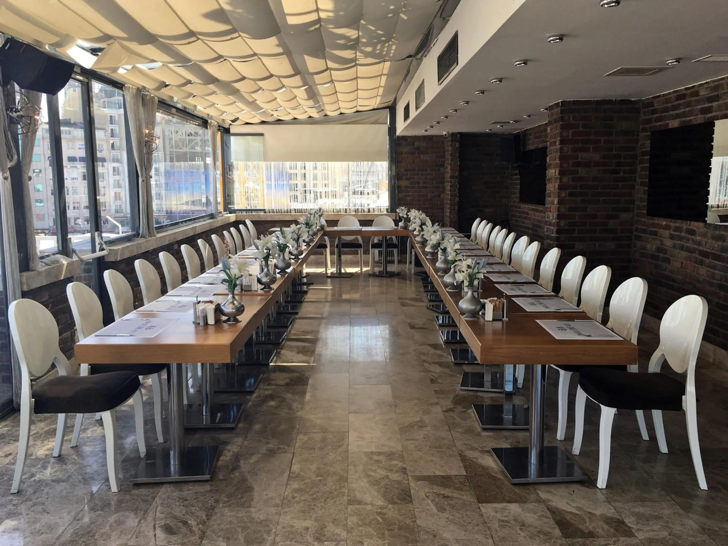 Restaurant/places to eat in Taksim Line Hotel