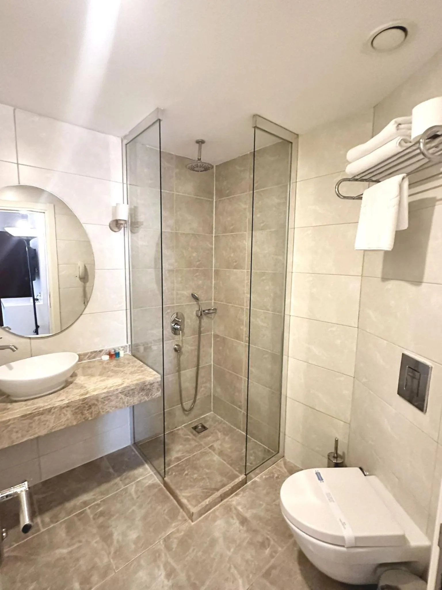 Shower in Taksim Line Hotel