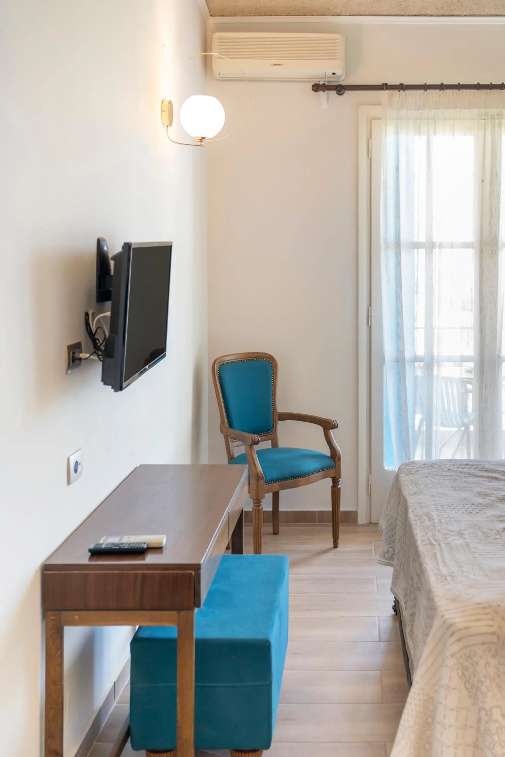 TV and multimedia, Bed in Agia Markella