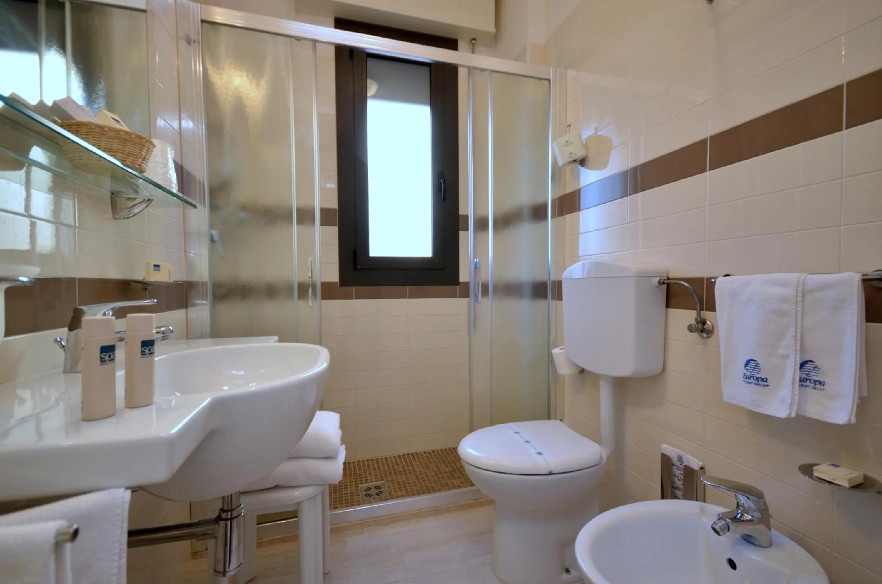 Shower in Olimpia Hotel & Aparthotel