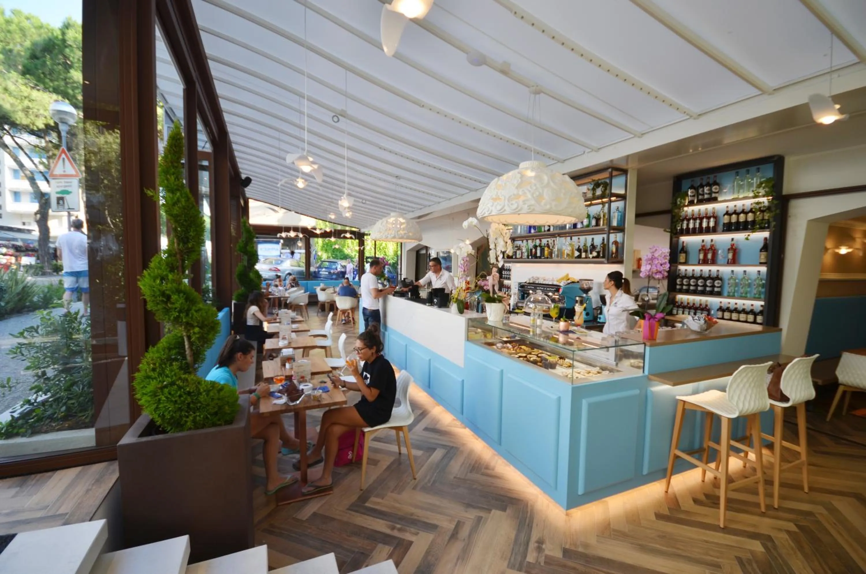 Lounge or bar in Olimpia Hotel & Aparthotel