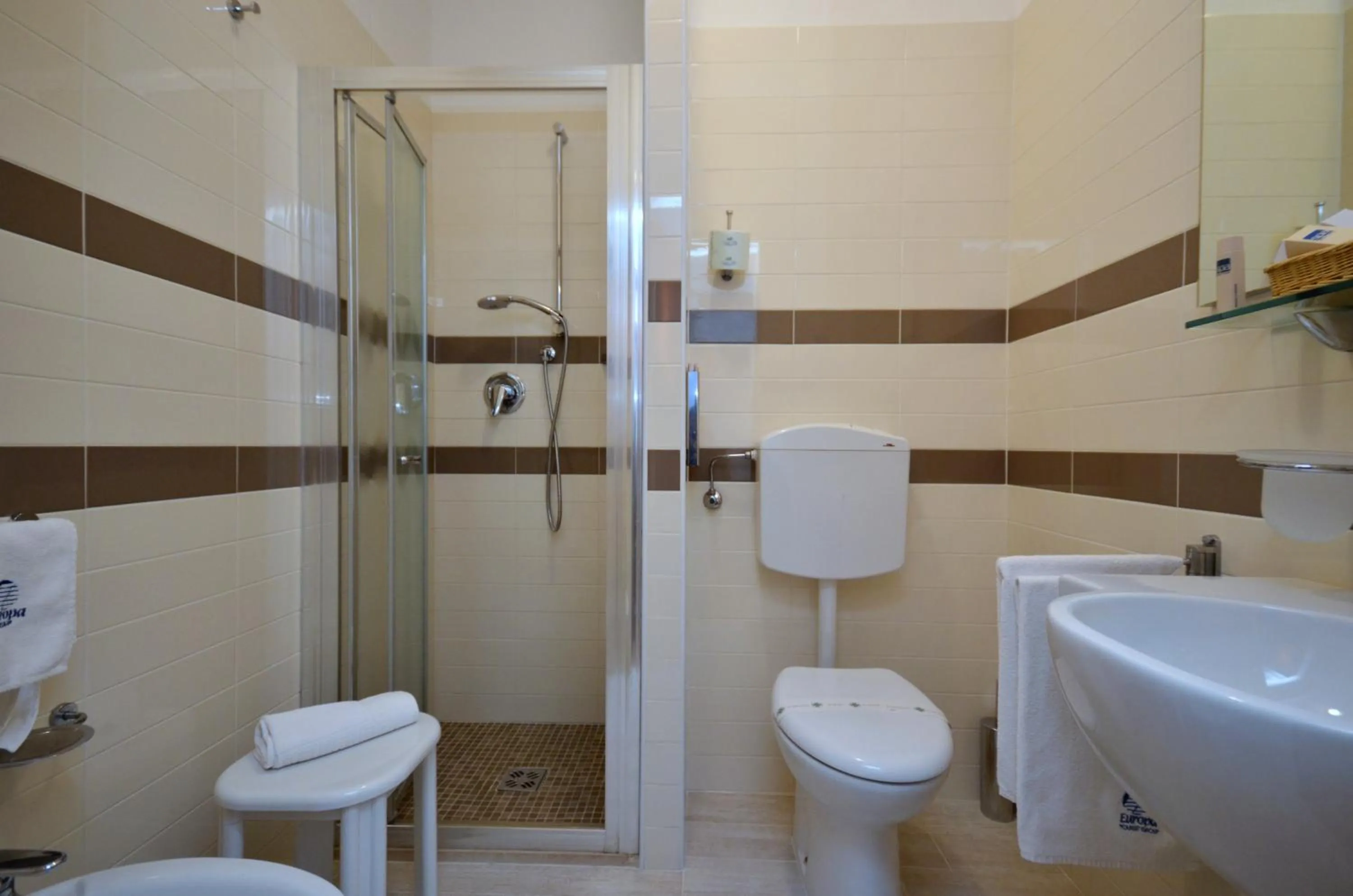 Shower in Olimpia Hotel & Aparthotel