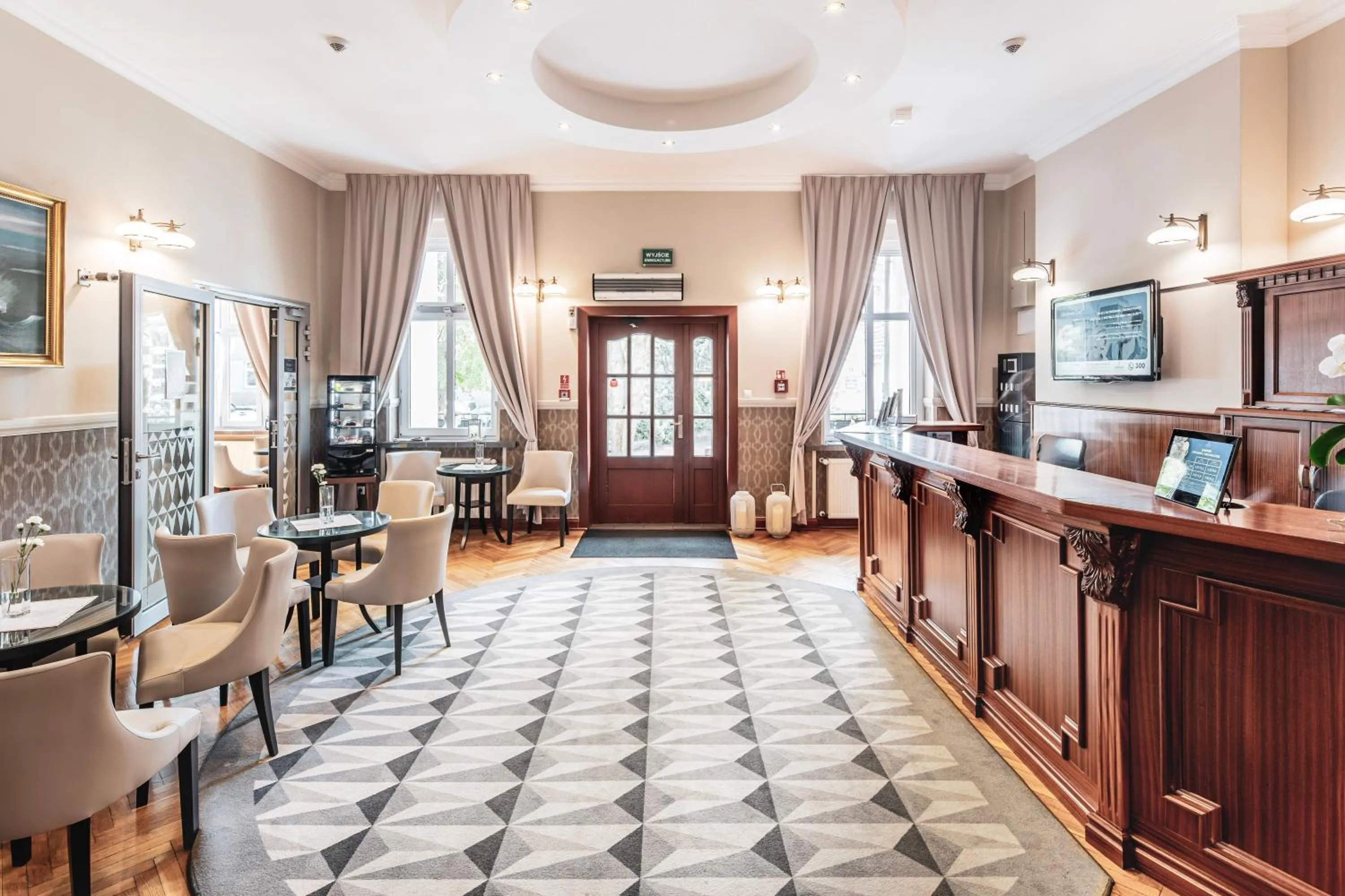 Lobby or reception in Jantar Hotel & SPA by Zdrojowa