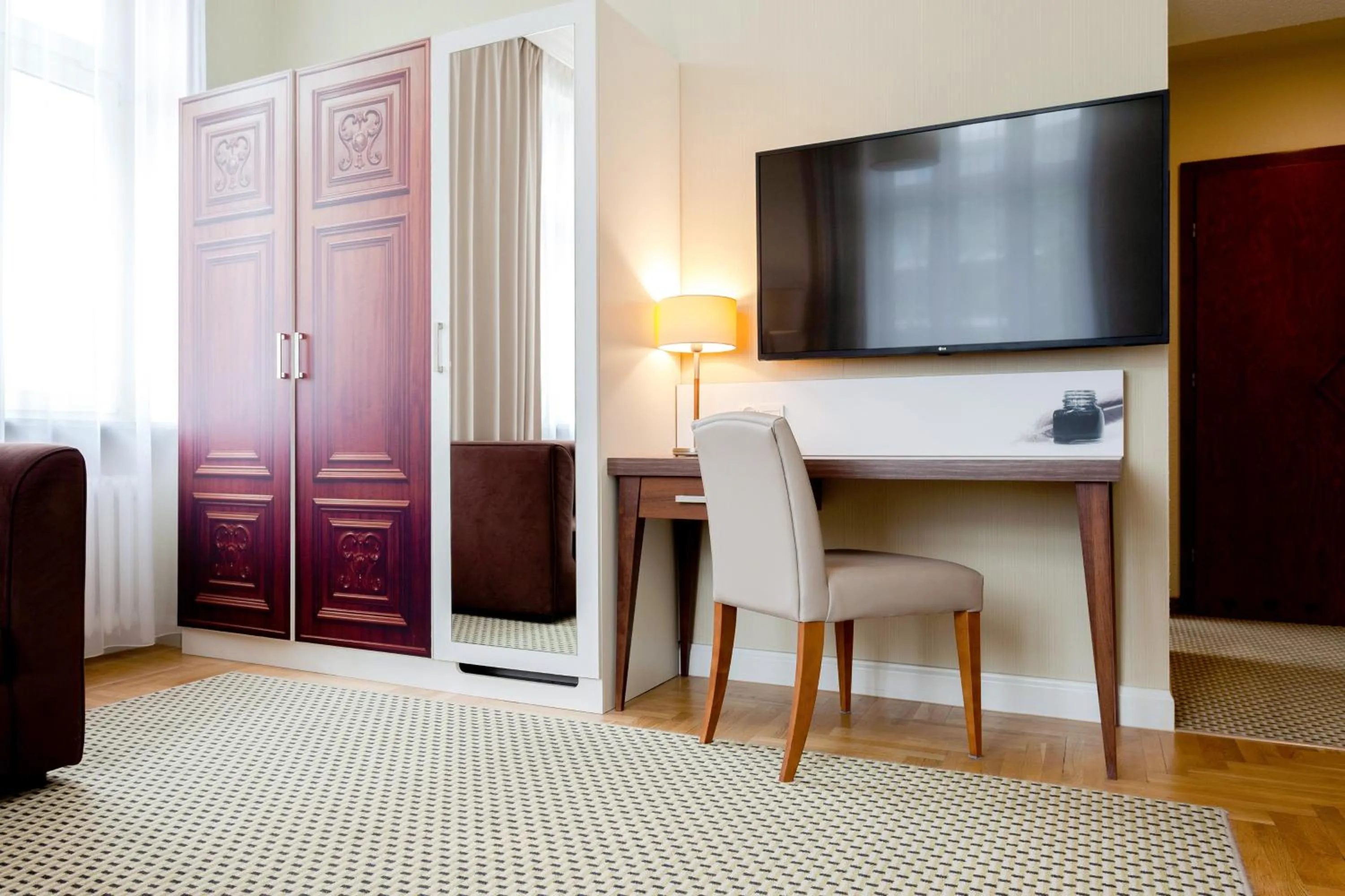 TV and multimedia in Jantar Hotel & SPA by Zdrojowa