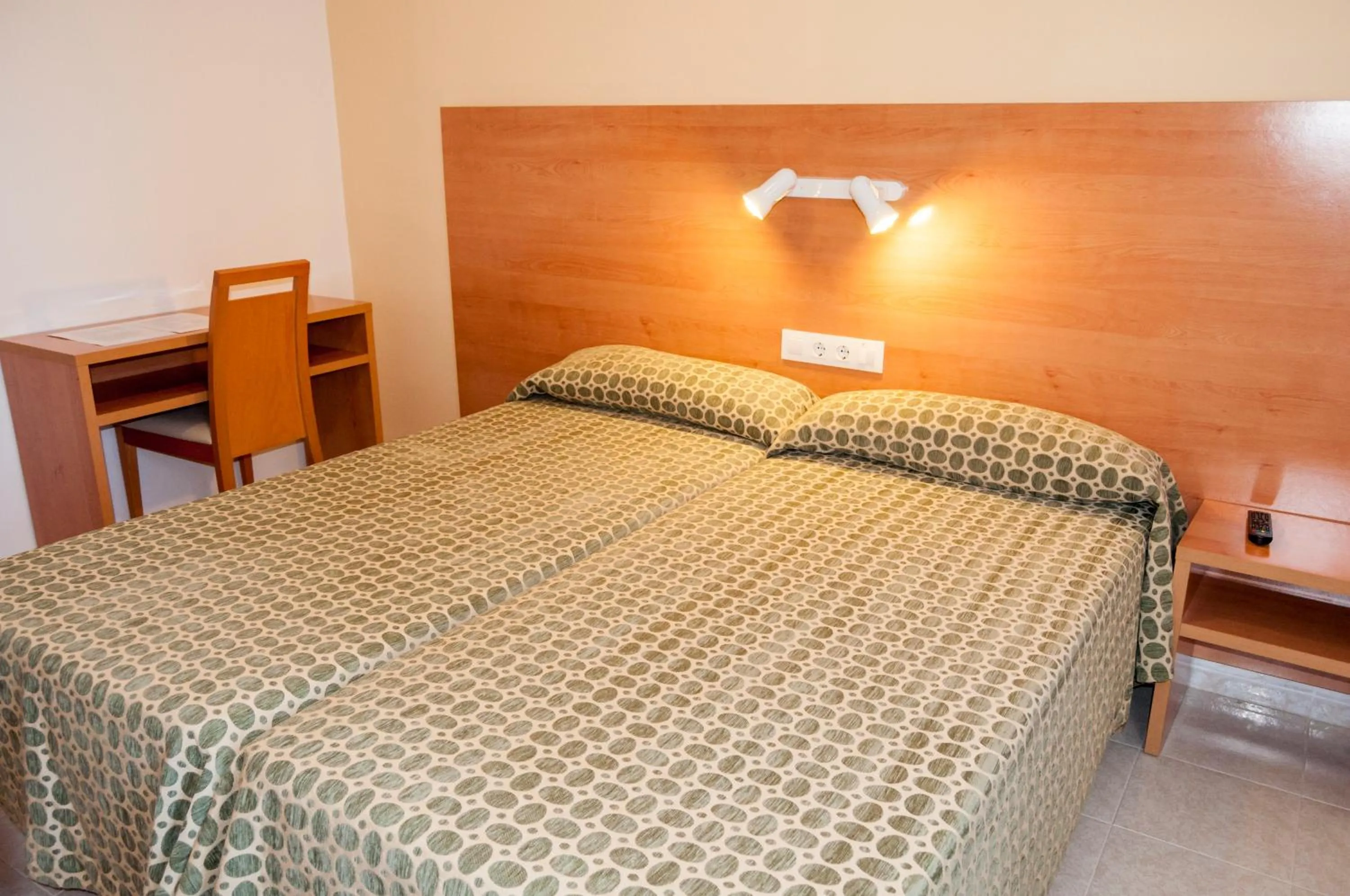 Bedroom, Bed in Hotel Madrid