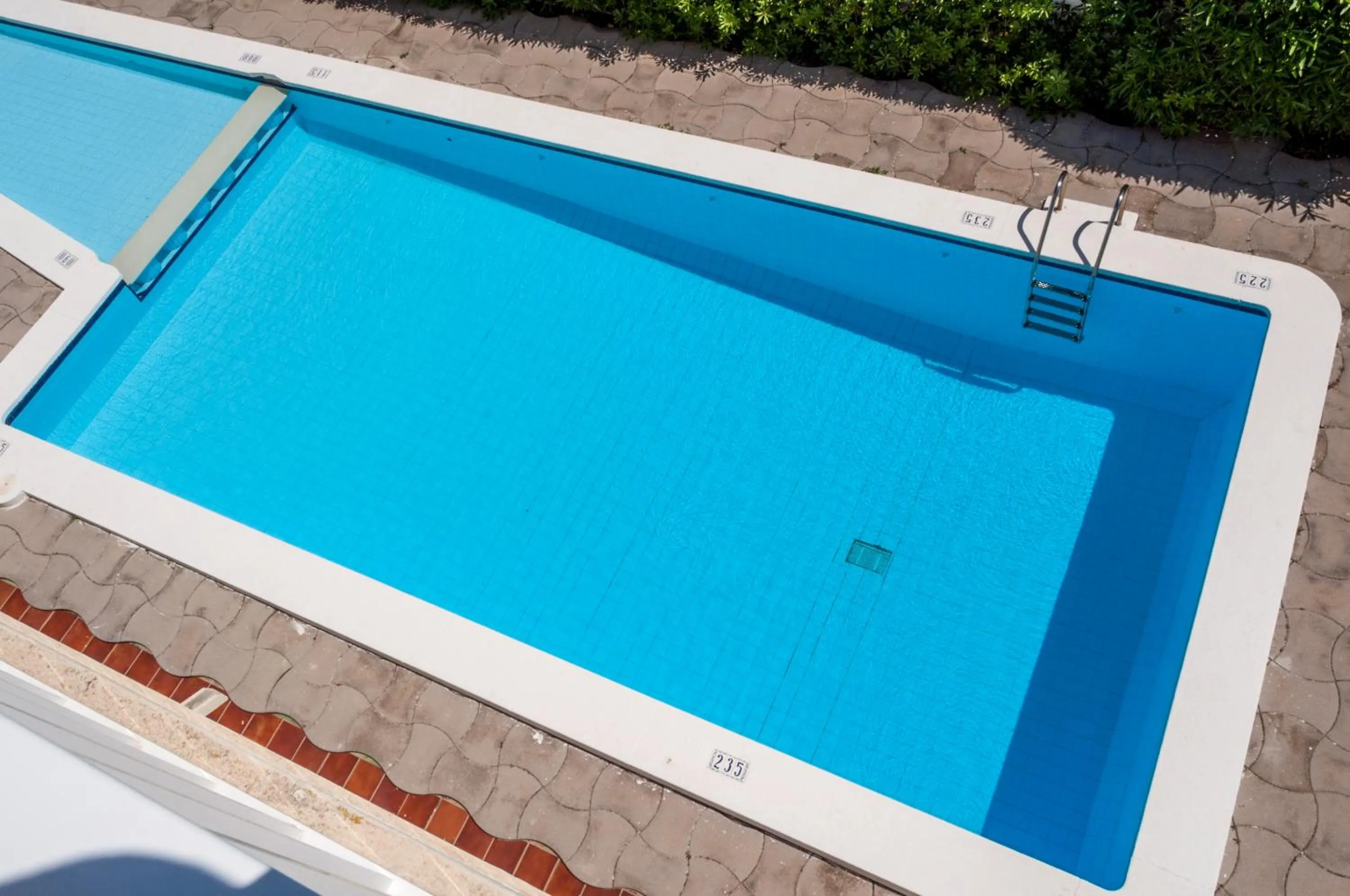 Swimming pool in Hotel Madrid