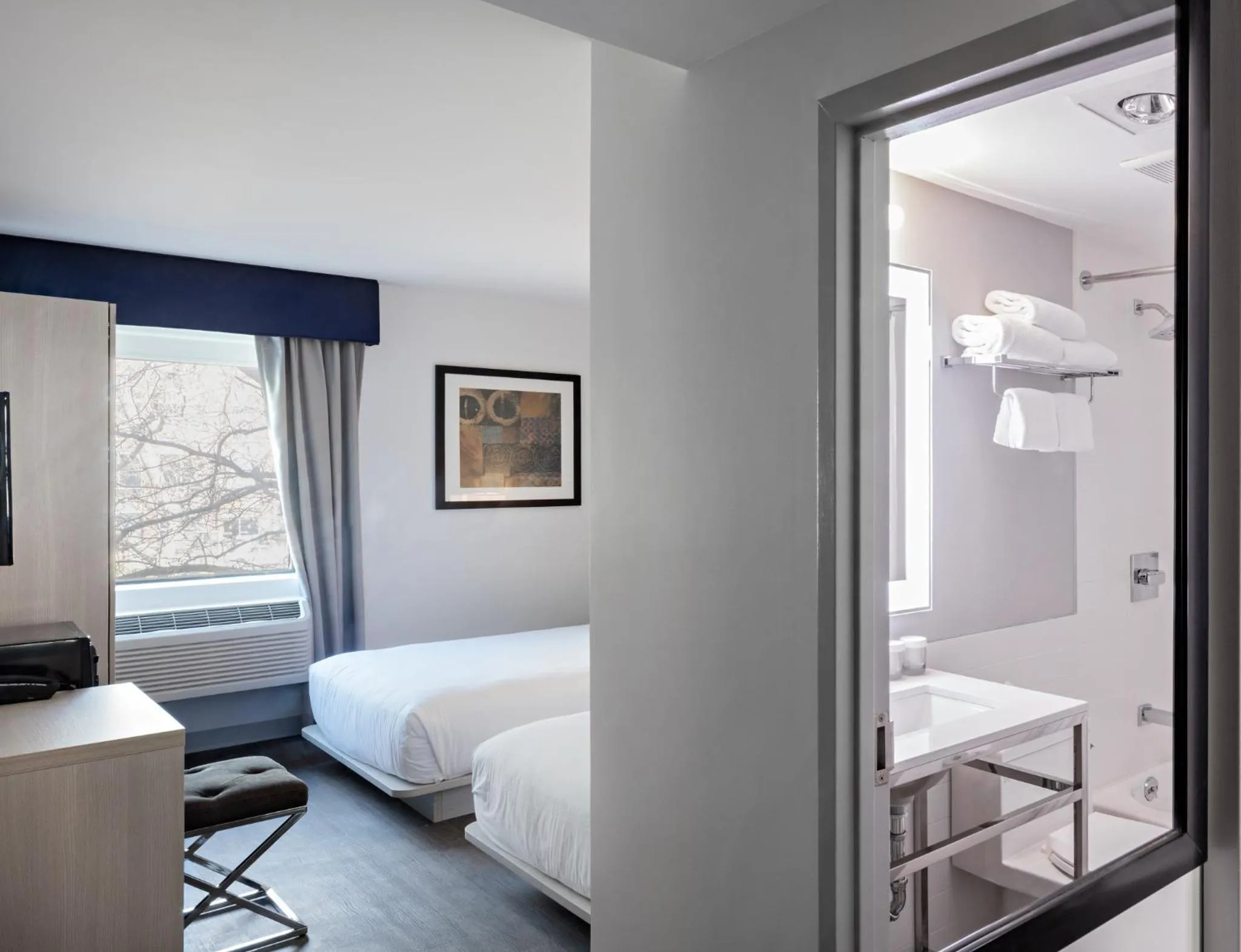 Bedroom, Bed in The Gatsby Hotel