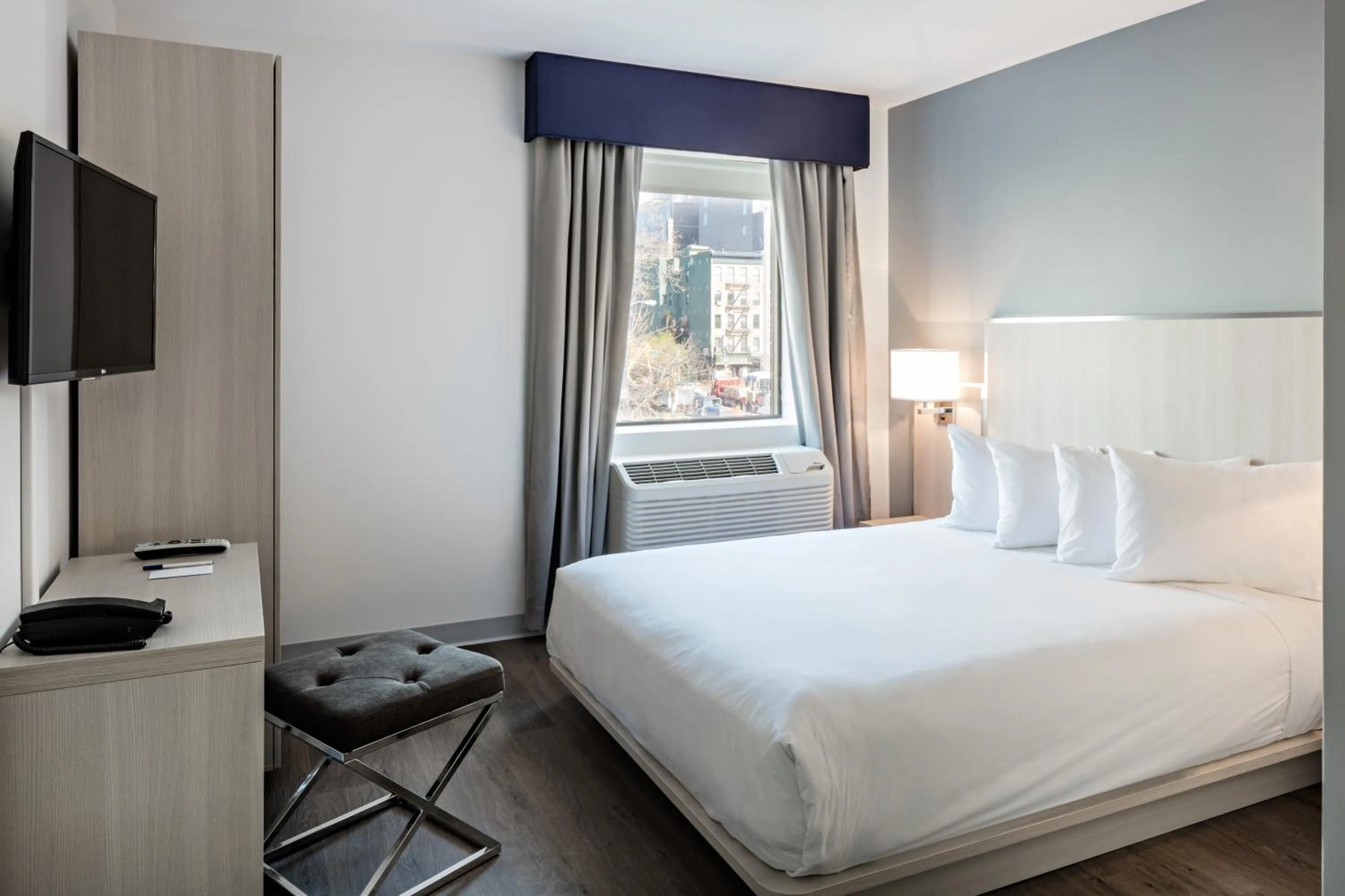 Bedroom, Bed in The Gatsby Hotel