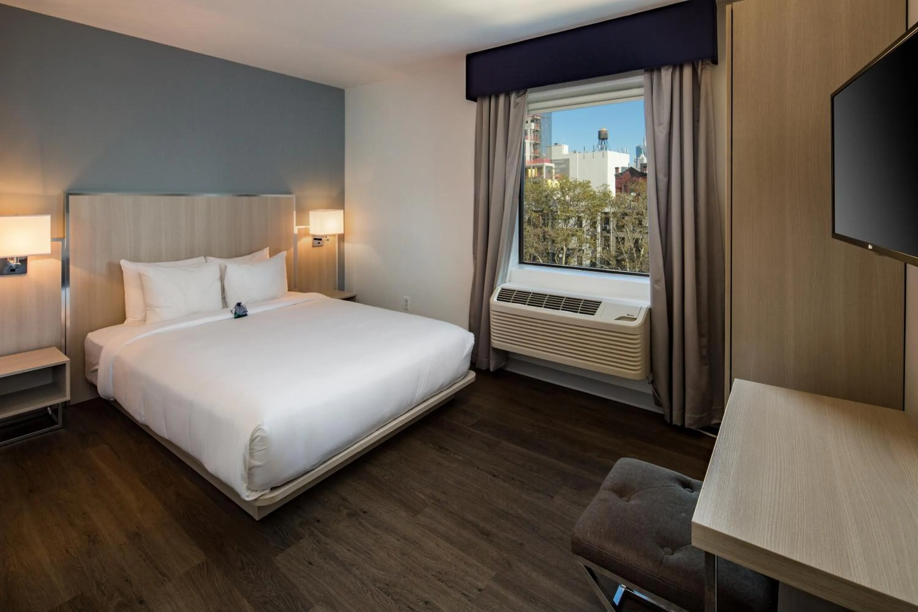 Bedroom, Bed in The Gatsby Hotel