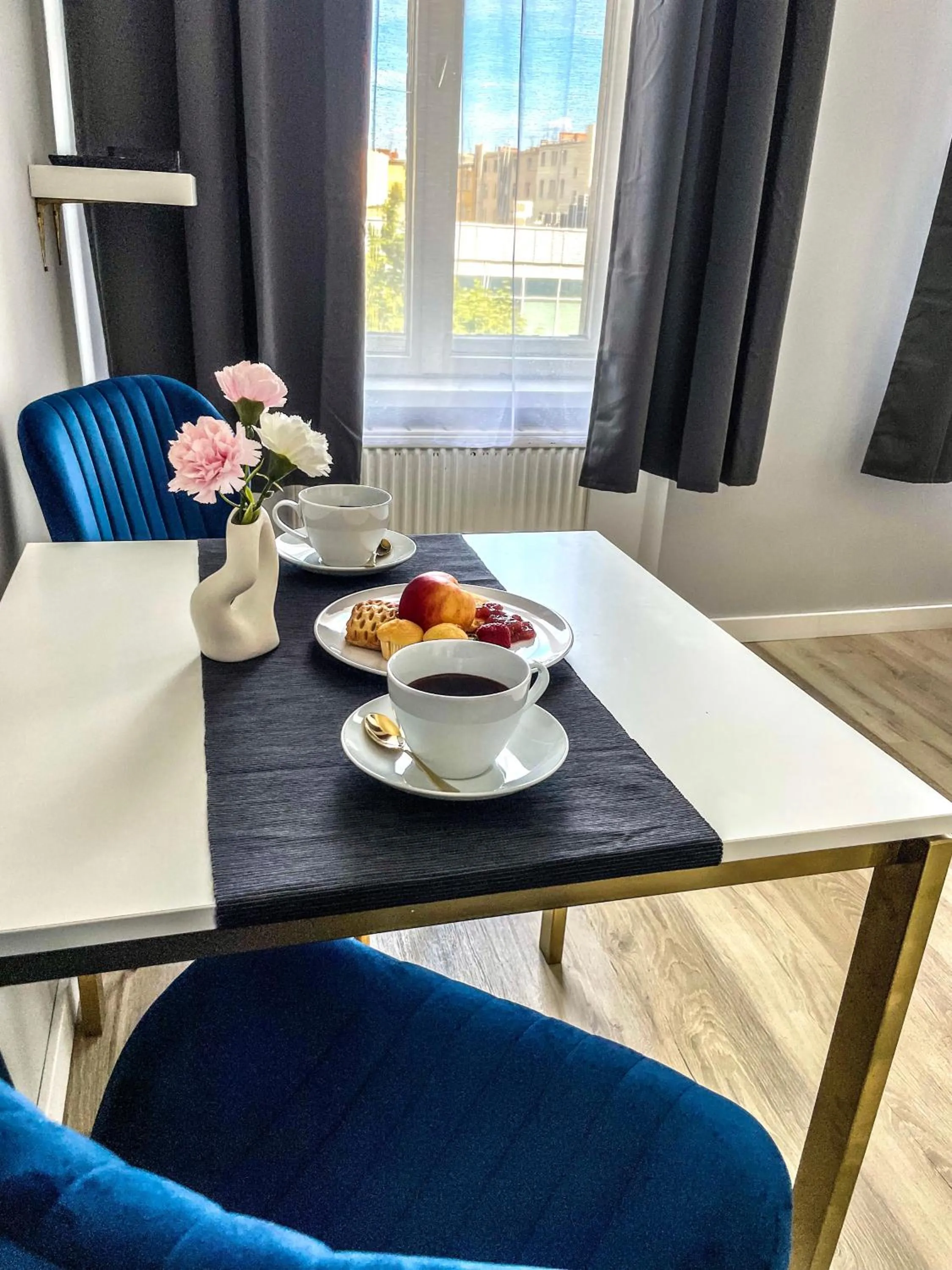 Living room in Glam House Apartments