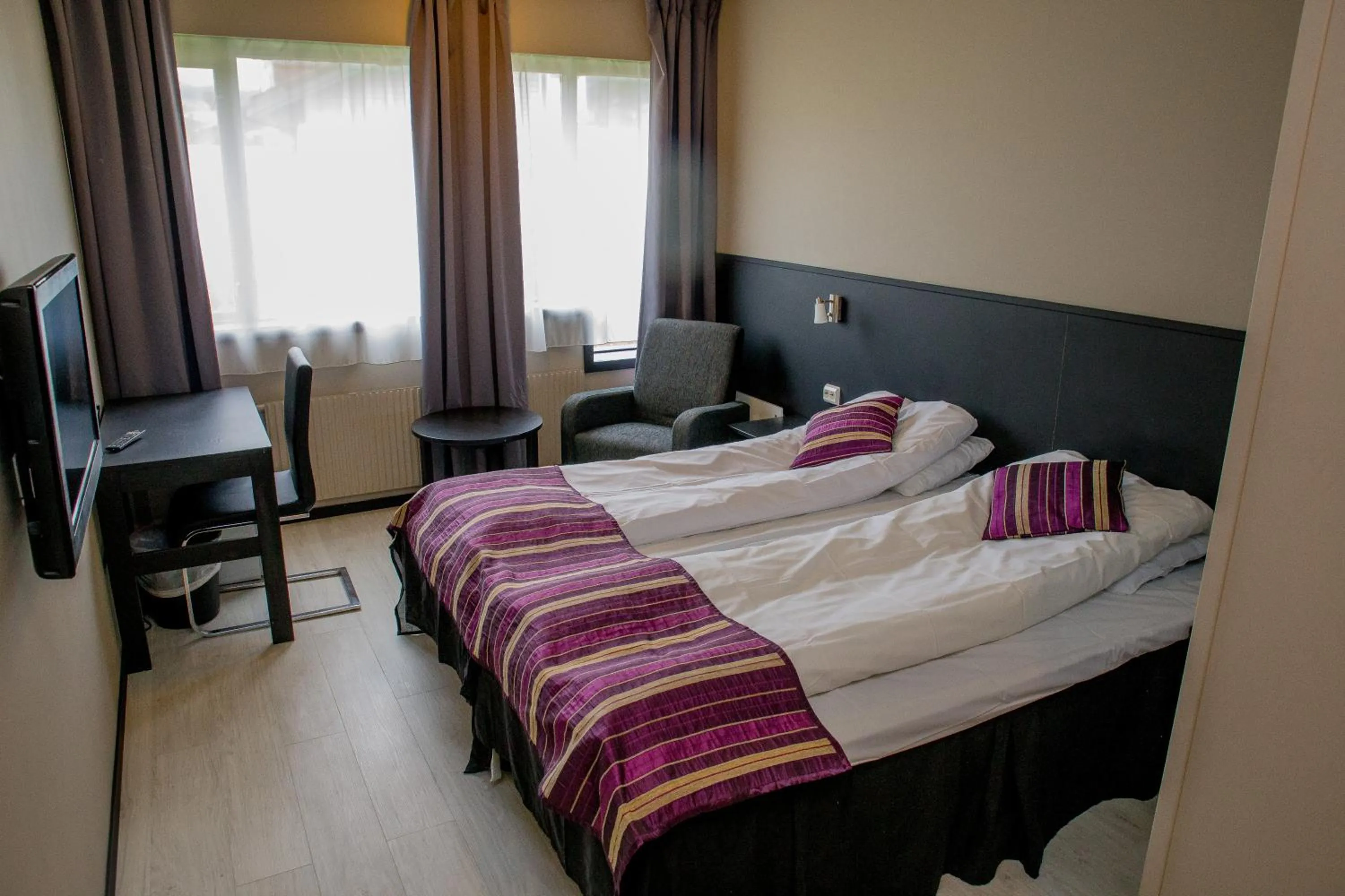 Photo of the whole room, Bed in Systra Hotel Apartments Sjøholt