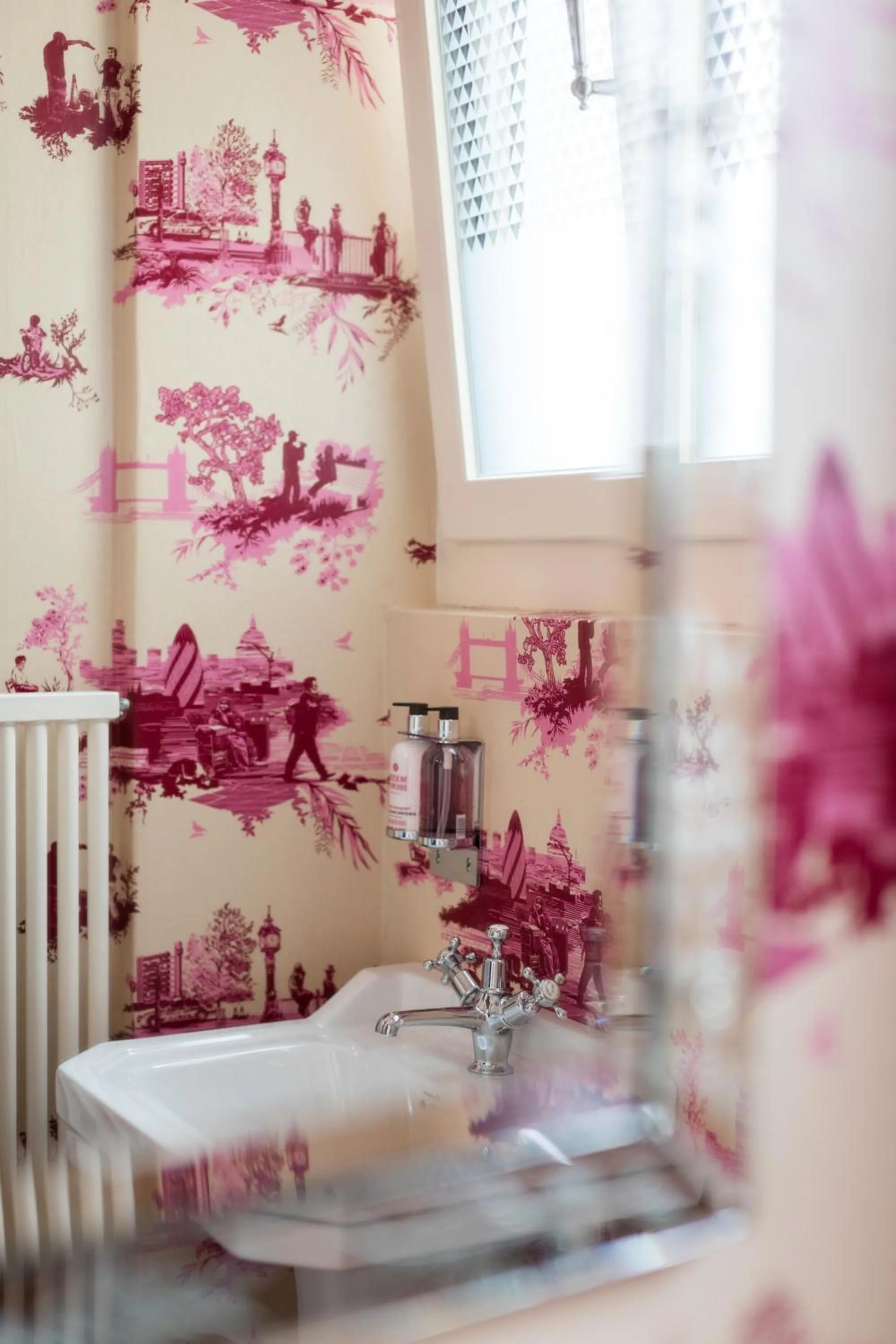 Bathroom in Hotel De Londres