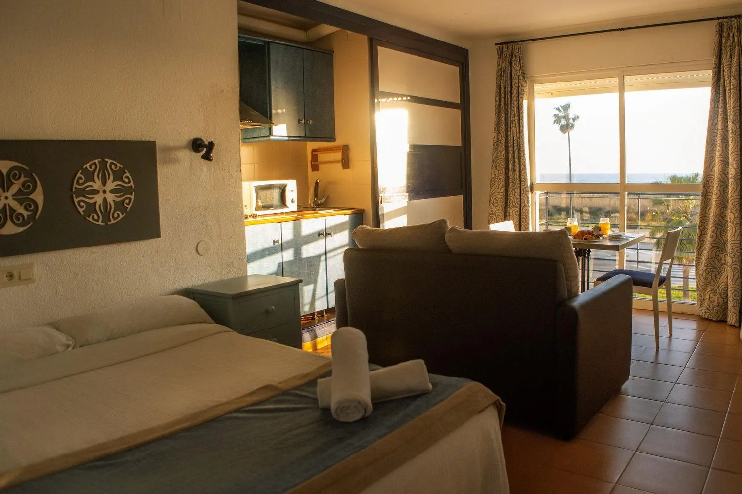 Bed in Hotel Playa Conil - Beachfront Studios & Suites