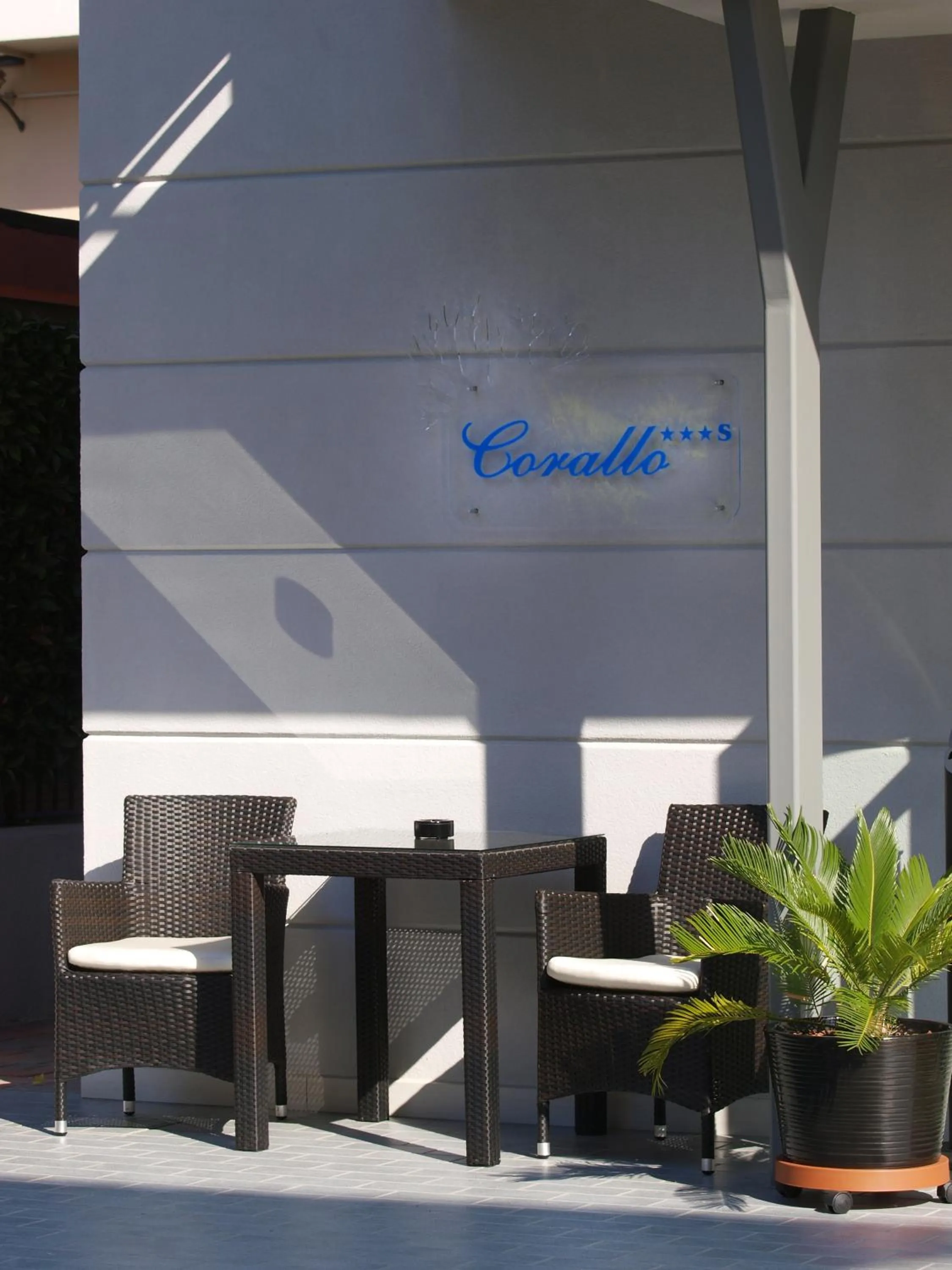 Patio in Hotel Garnì Corallo