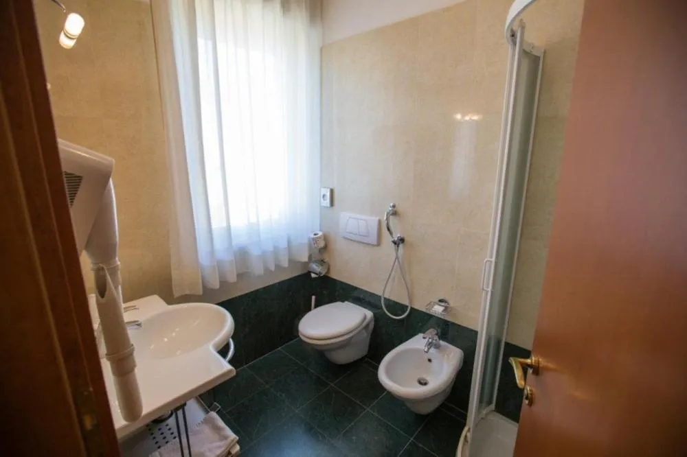 Bathroom in Hotel Rossi
