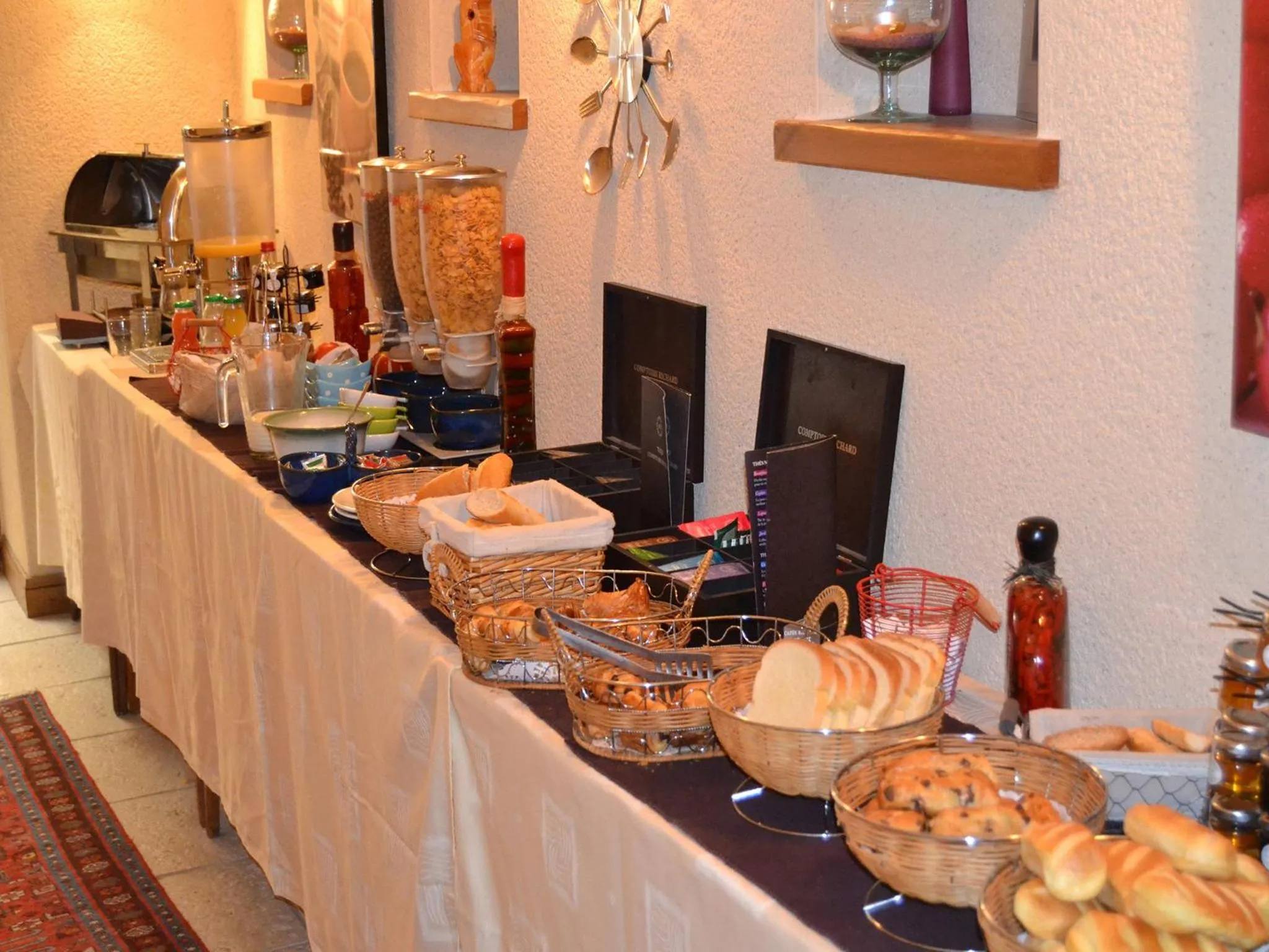 Buffet breakfast in Hostellerie De La Poste