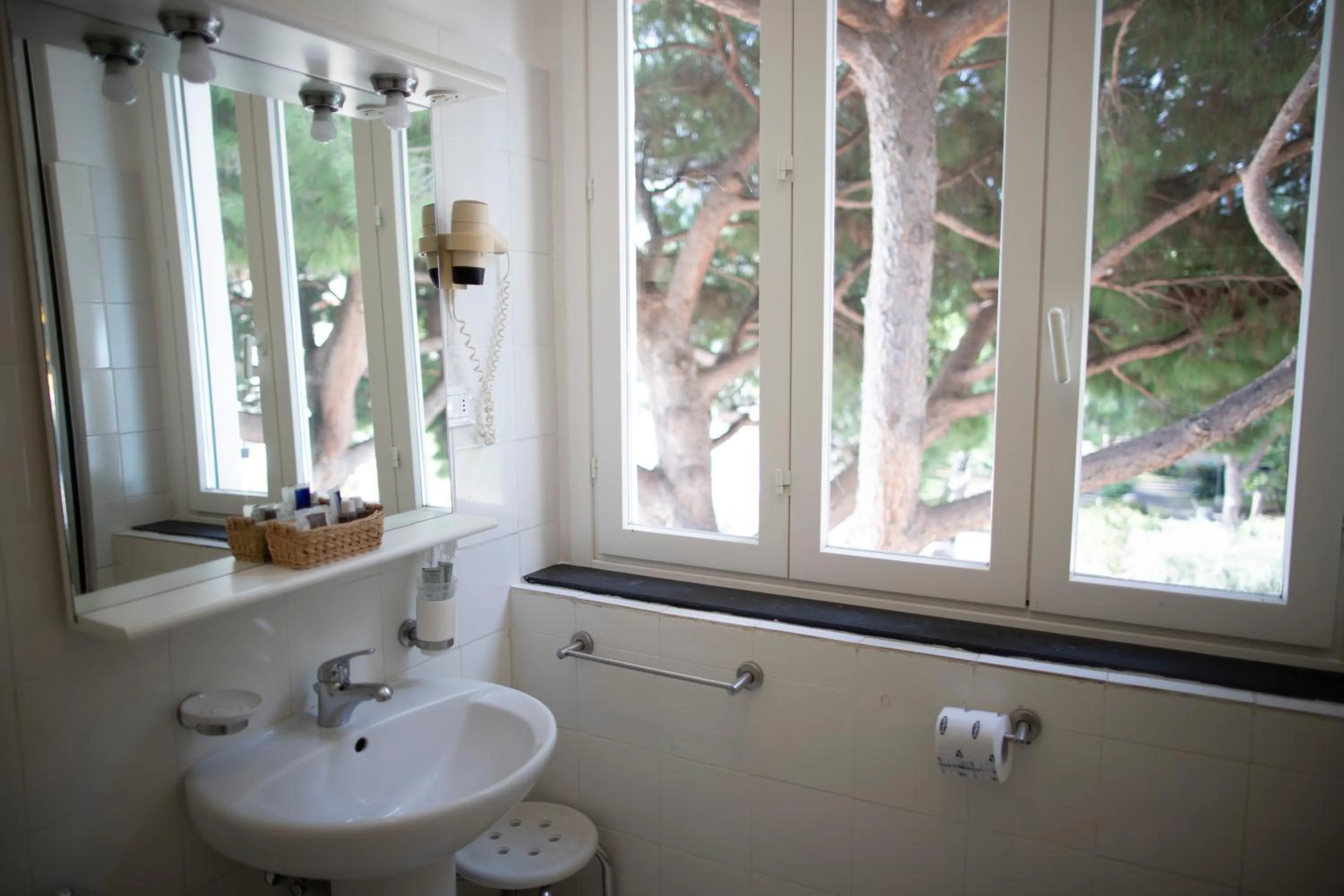 Bathroom in Hotel Ligure