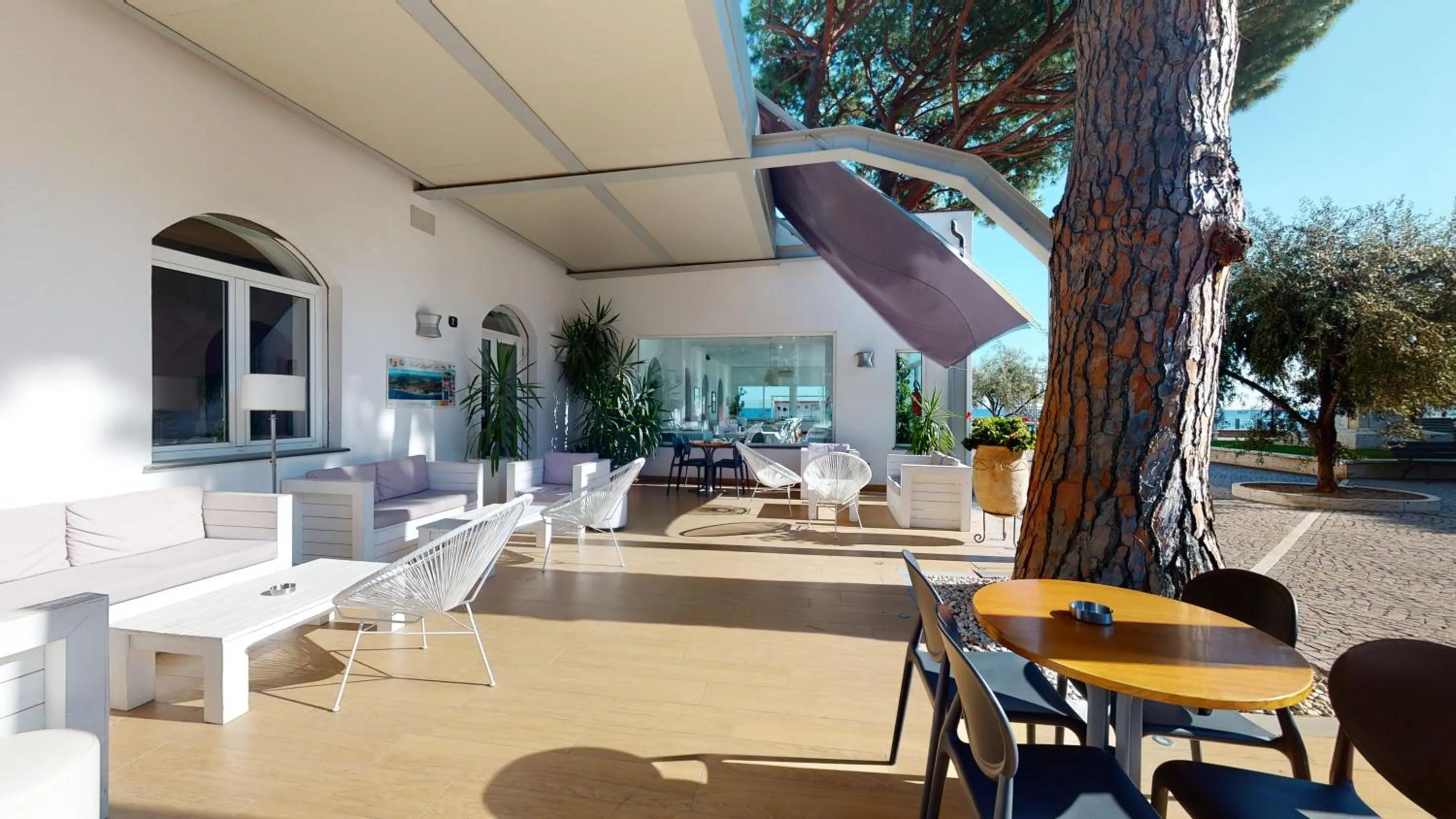 Patio in Hotel Ligure