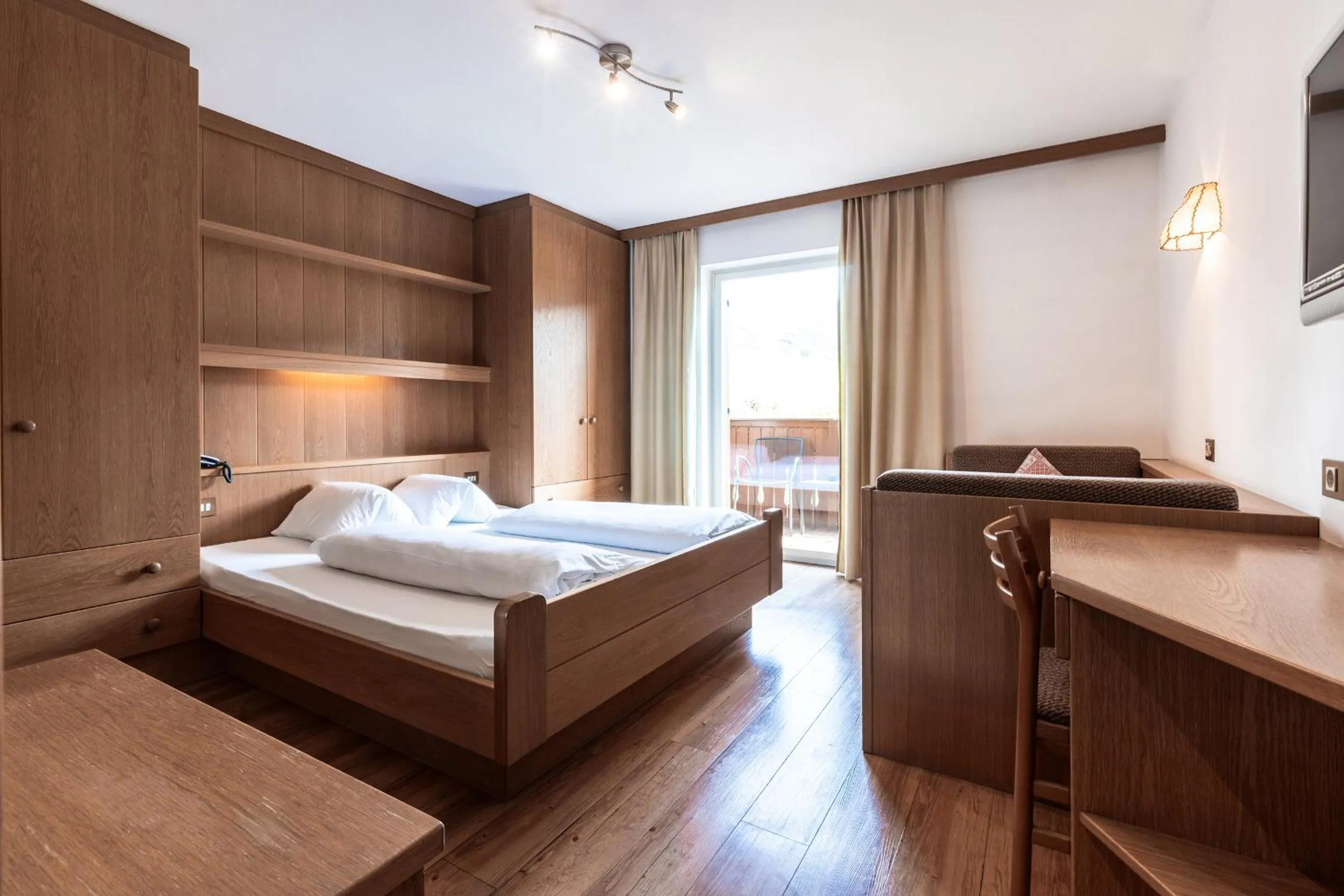 Photo of the whole room in Hotel Zum Löwen - Al Leone